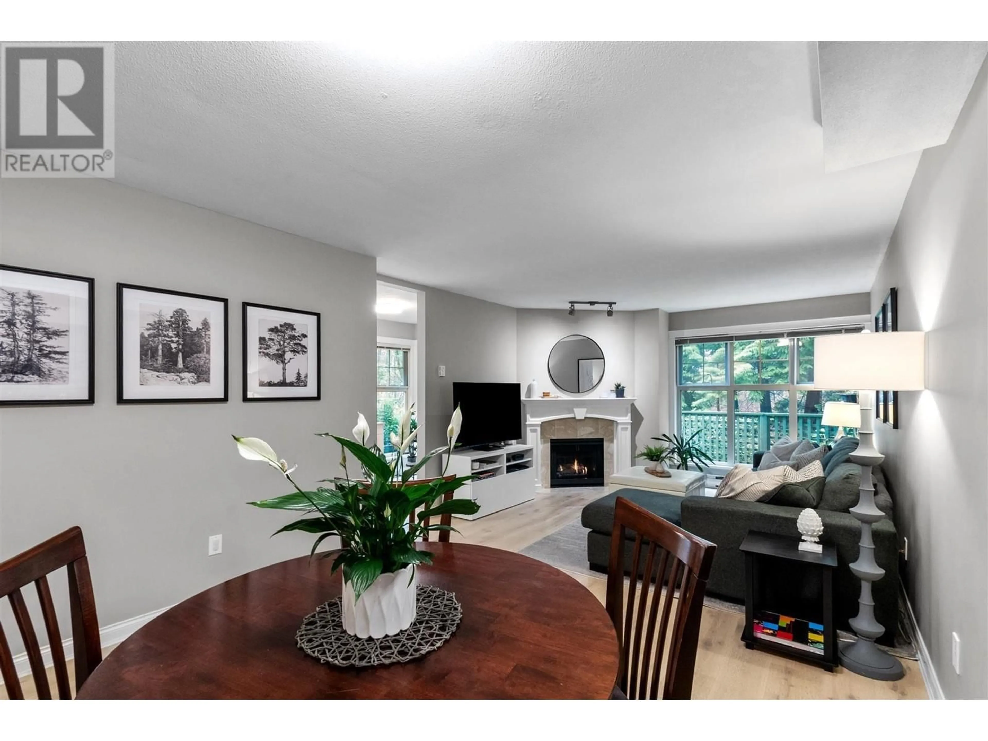 Living room with furniture, wood/laminate floor for 5 - 65 FOXWOOD DRIVE, Port Moody British Columbia V3H4Z5