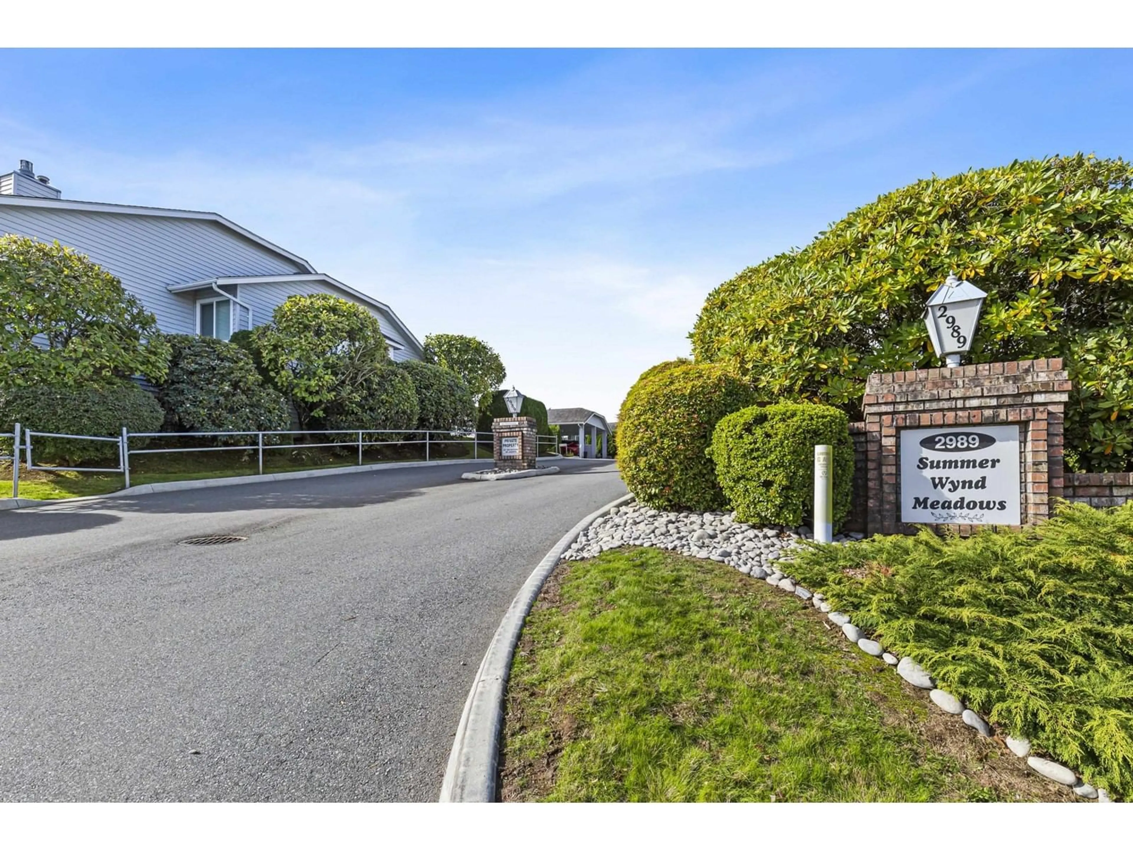 A pic from outside/outdoor area/front of a property/back of a property/a pic from drone, street for 2 - 2989 TRAFALGAR, Abbotsford British Columbia V2S7X9