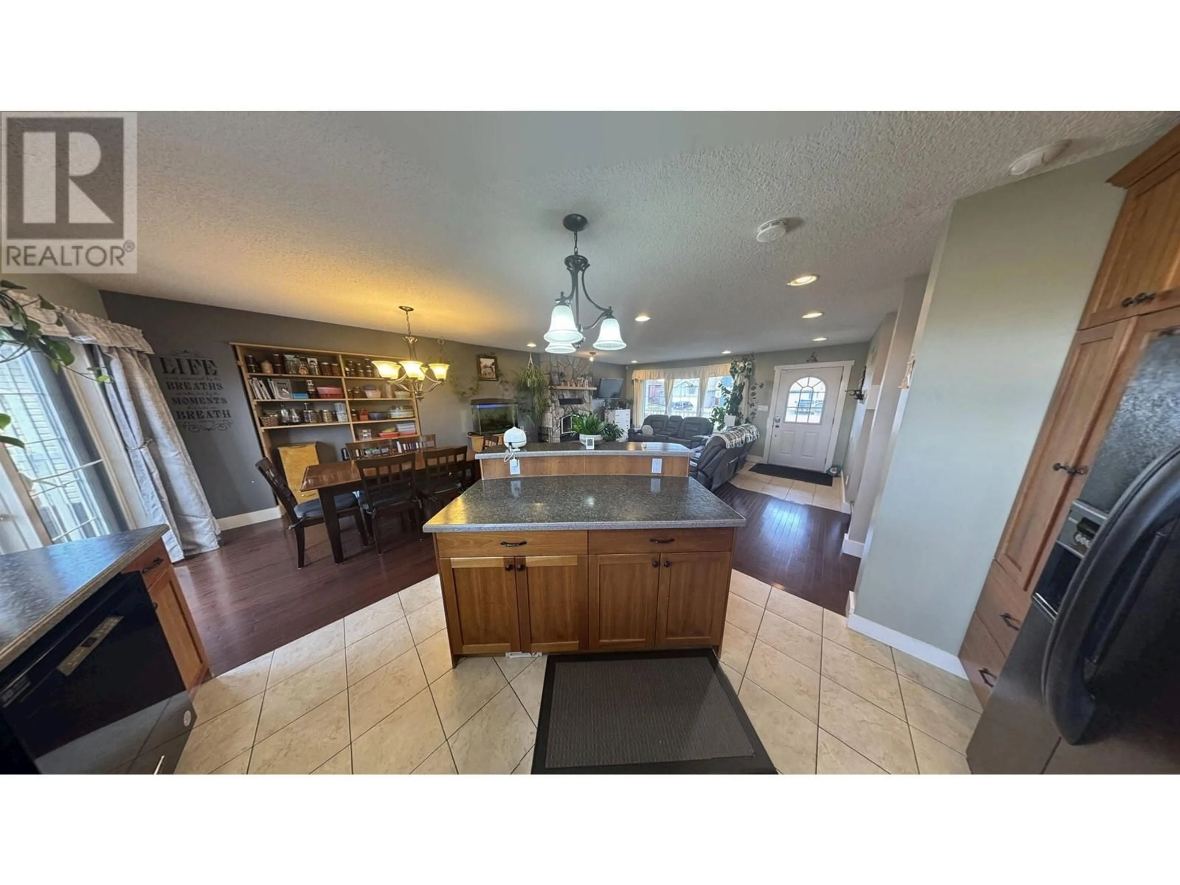 Open concept kitchen, unknown for 8720 114 AVENUE, Fort St. John British Columbia V1J0C3