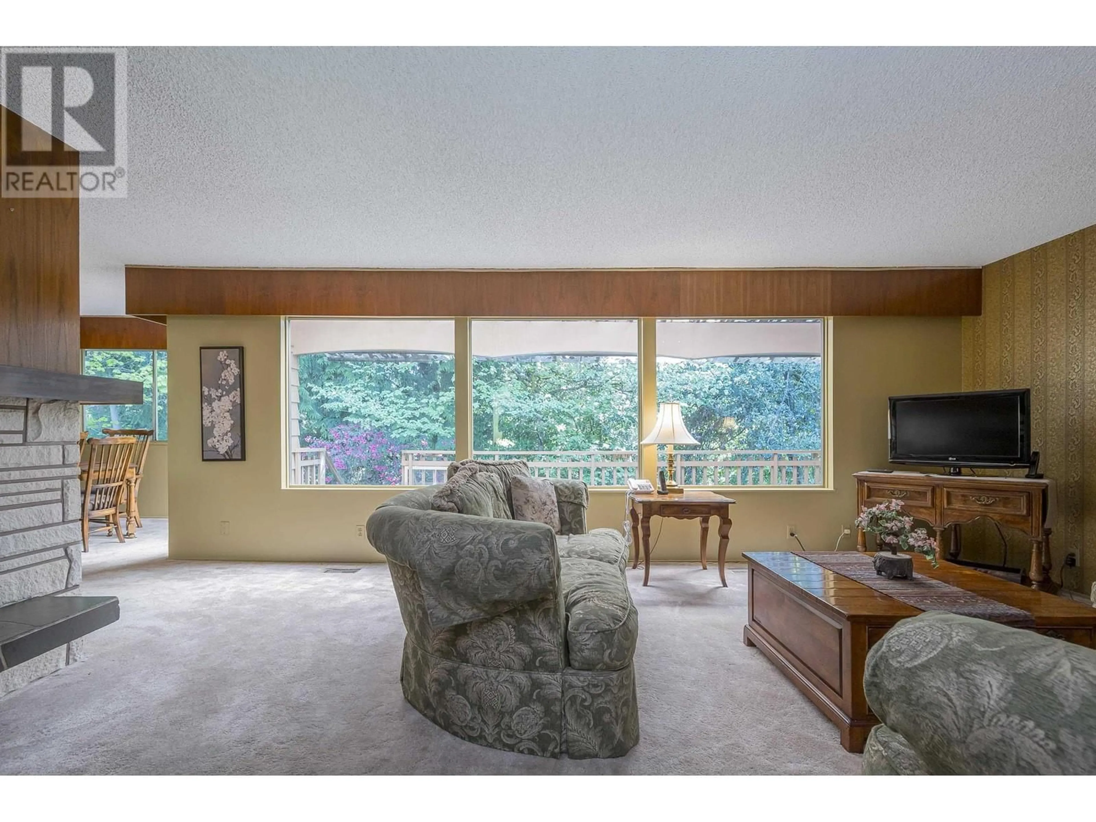 Living room with furniture, unknown for 1168 CHARLAND AVENUE, Coquitlam British Columbia V3K3L1