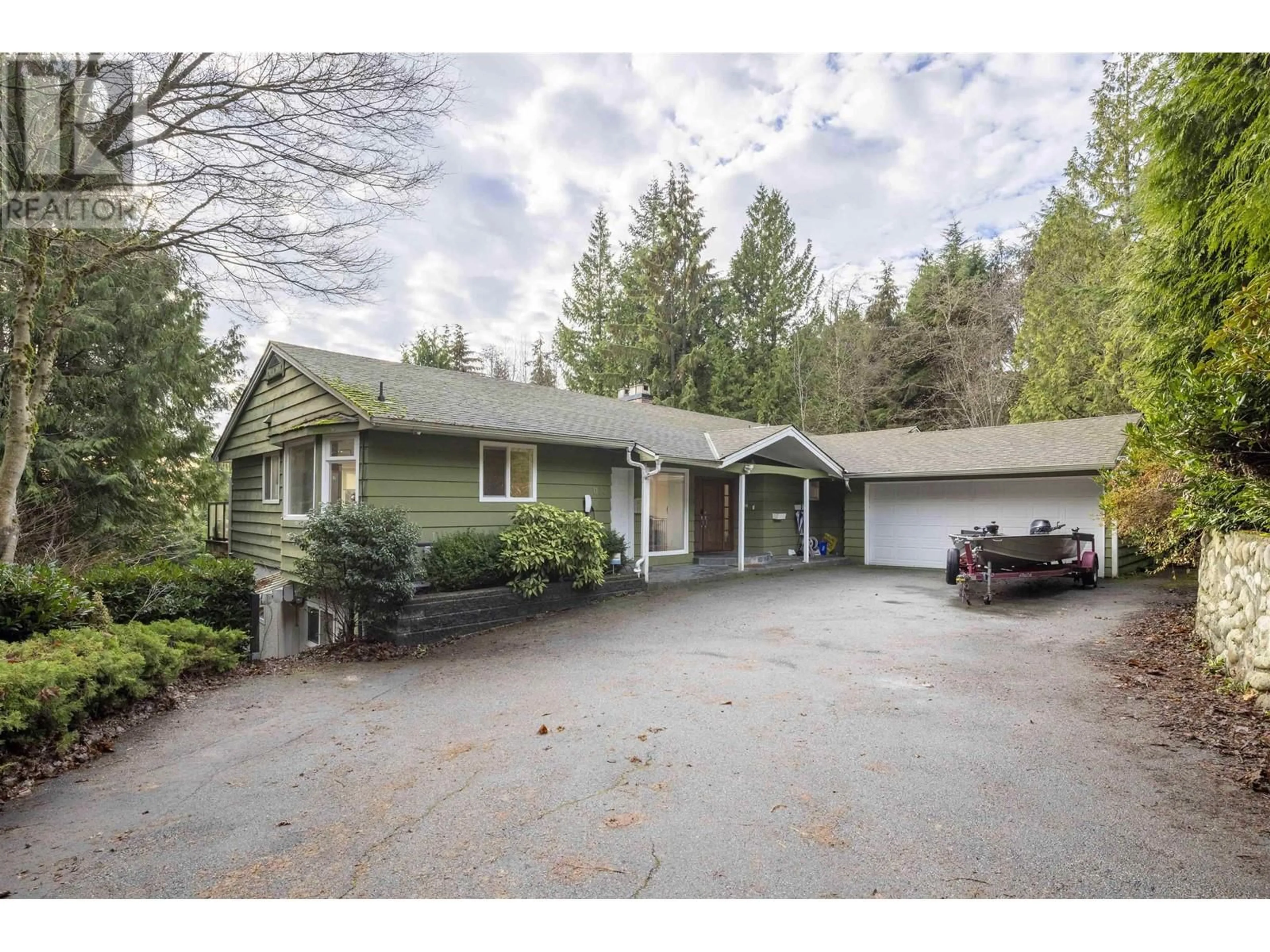 A pic from outside/outdoor area/front of a property/back of a property/a pic from drone, street for 1130 GROVELAND COURT, West Vancouver British Columbia V7S1Z6