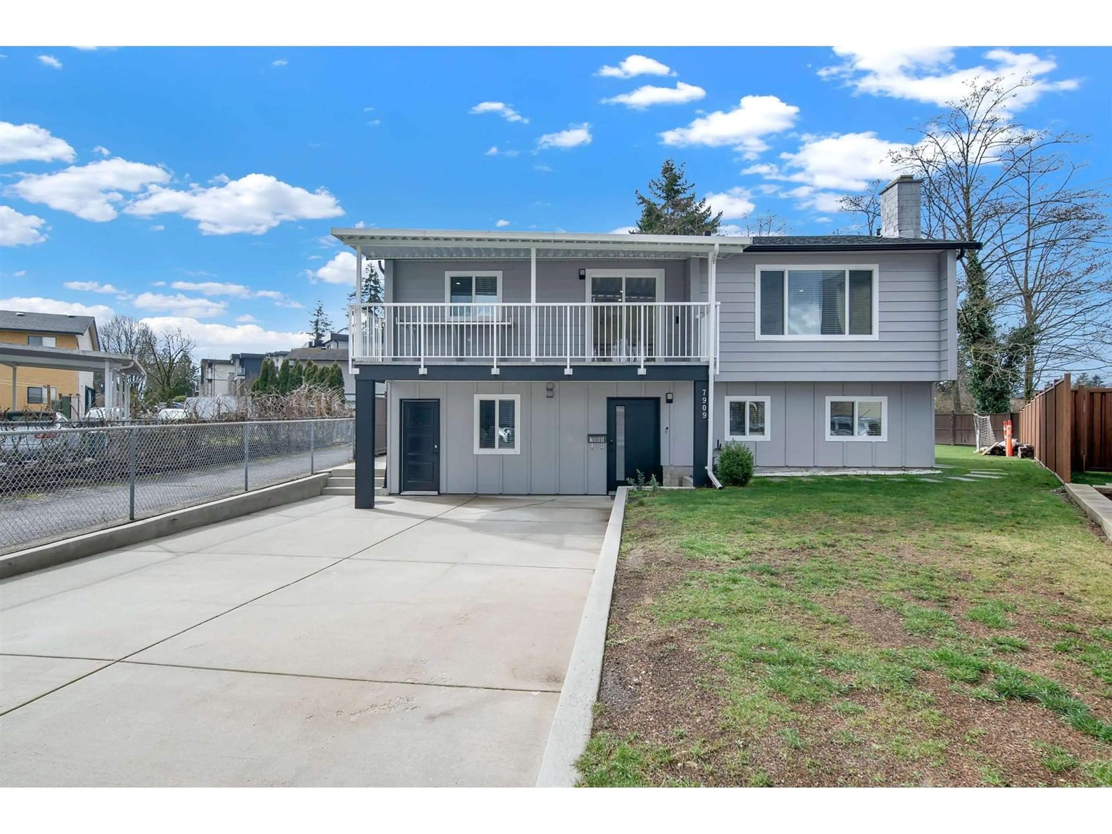 Home with vinyl exterior material, street for 7909 126A, Surrey British Columbia V3W7J9