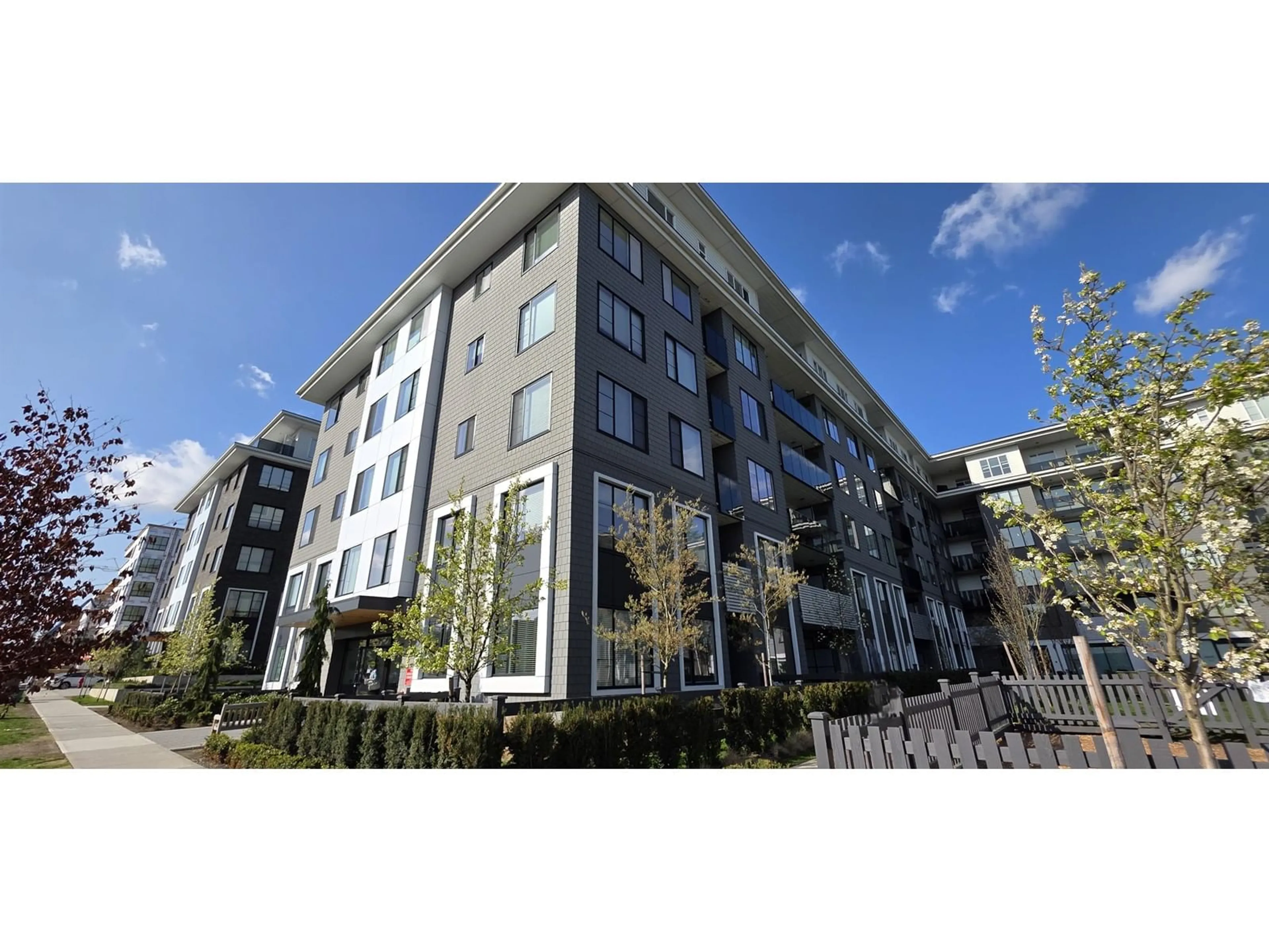 Unknown for 222 - 15825 85, Surrey British Columbia V4N6W9