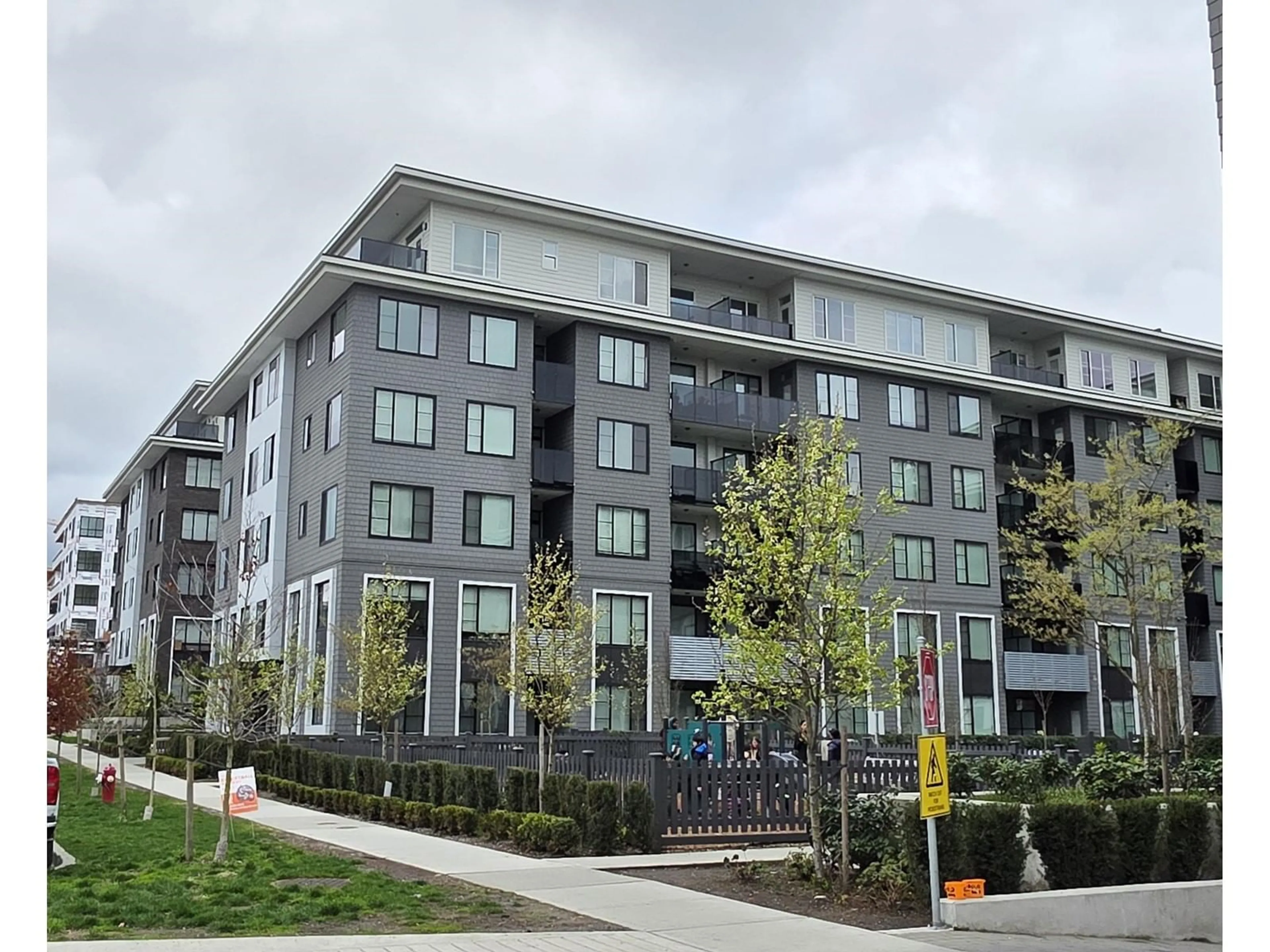 Unknown for 222 - 15825 85, Surrey British Columbia V4N6W9