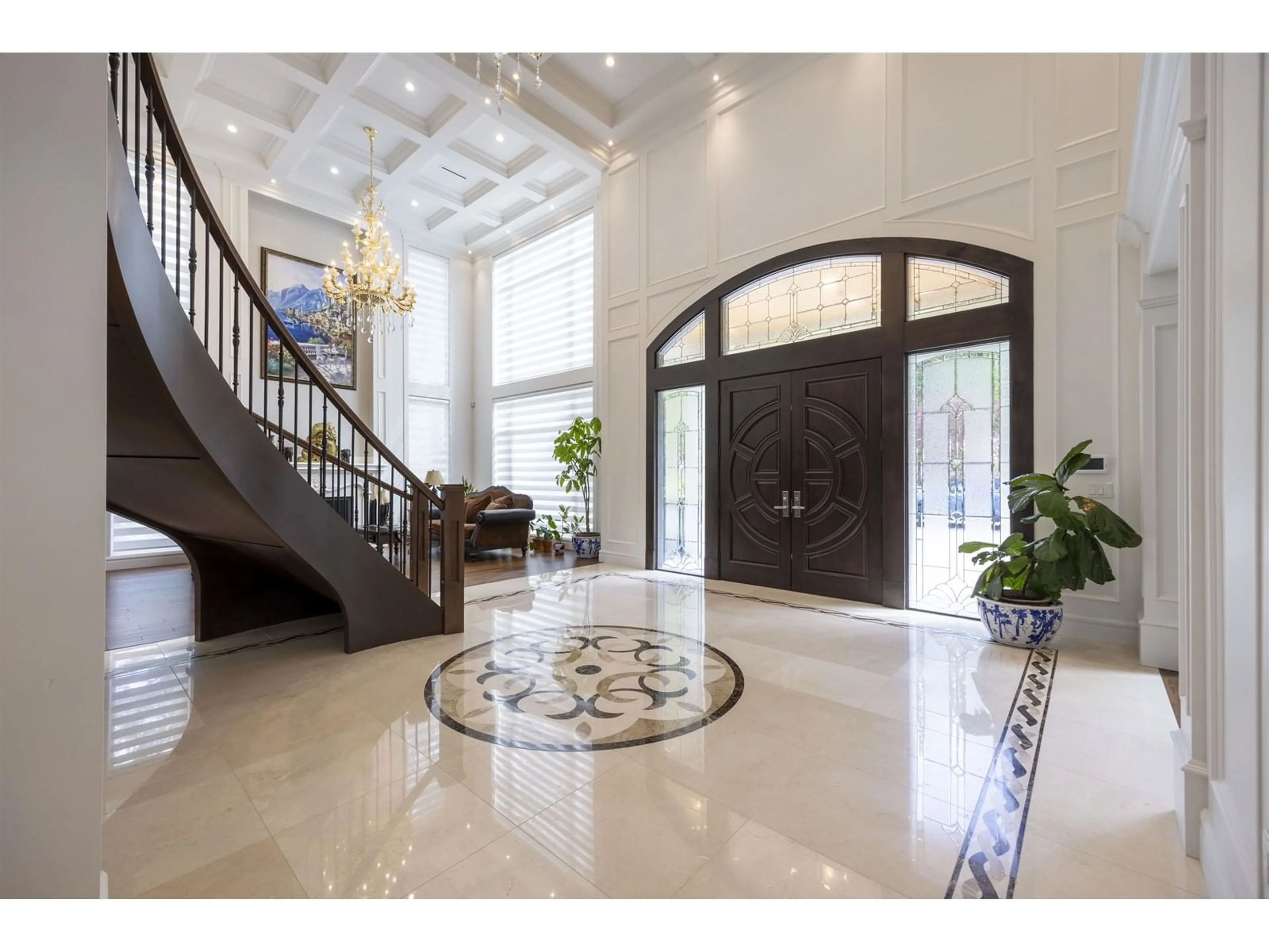 Indoor foyer for 14461 28, Surrey British Columbia V4P1P4