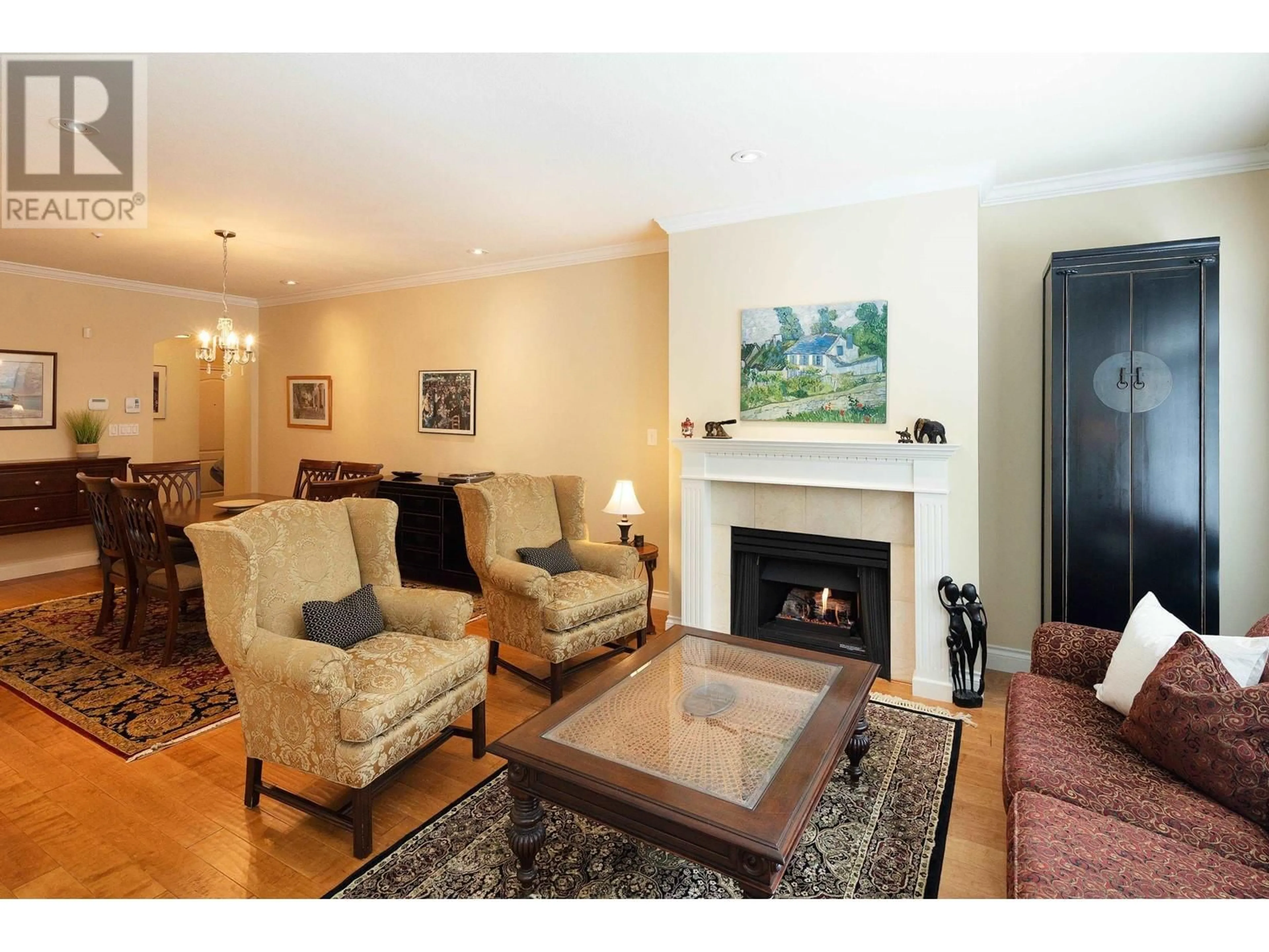 Living room with furniture, wood/laminate floor for 125 - 5735 HAMPTON PLACE, Vancouver British Columbia V6T2G8