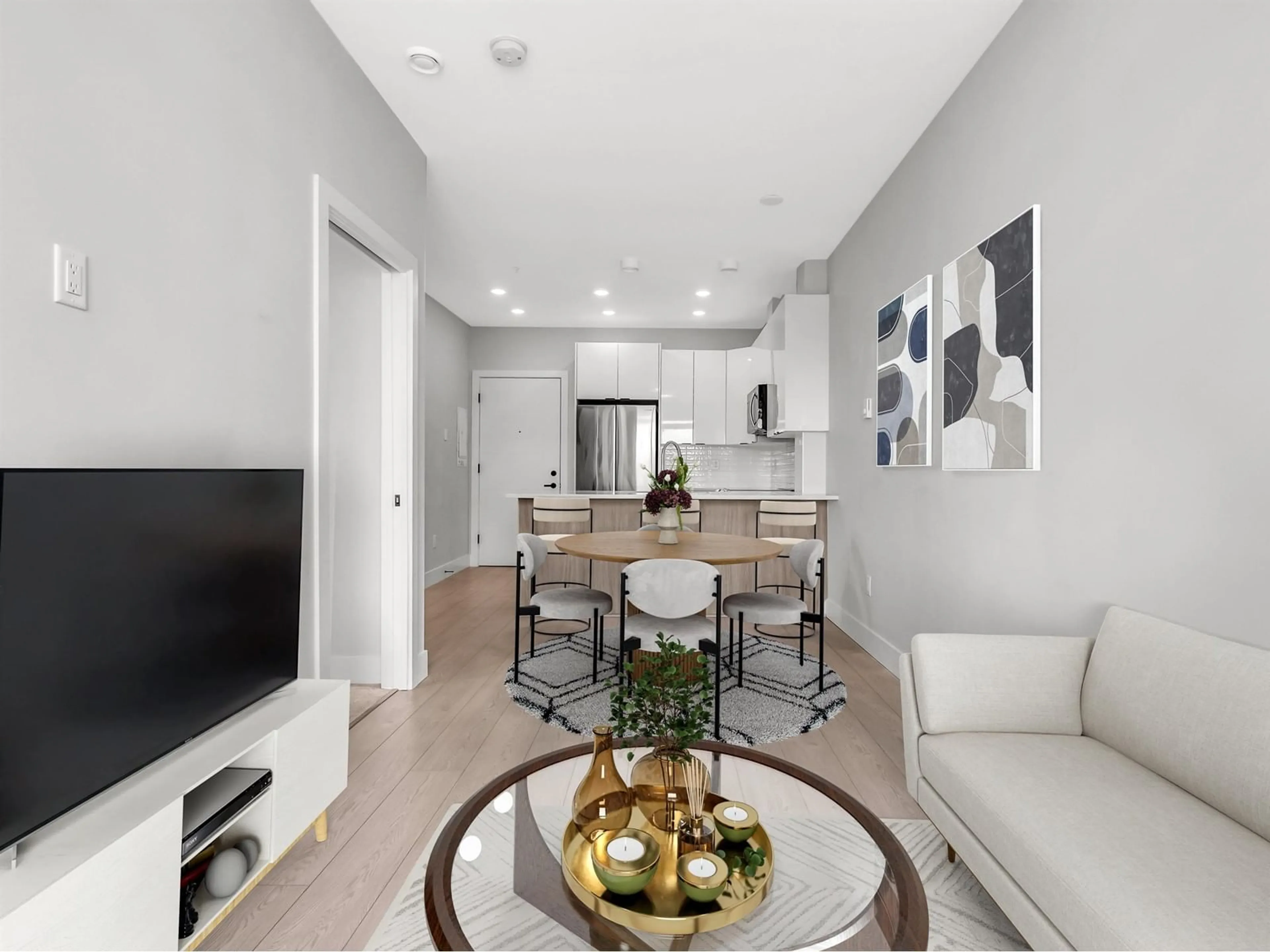 Living room with furniture, unknown for 611 - 20360 LOGAN, Langley British Columbia V3A0P5