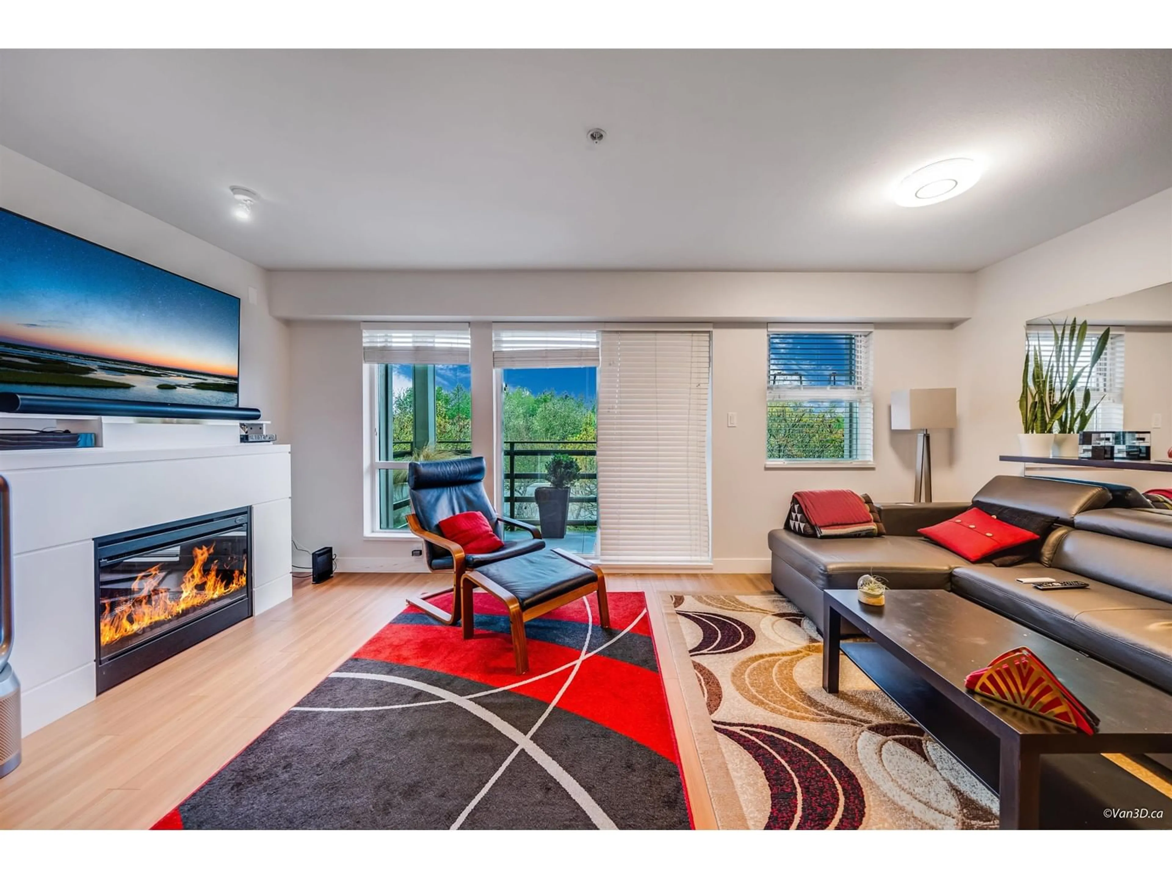 Living room with furniture, unknown for 313 - 15735 CROYDON, Surrey British Columbia V3Z2L5