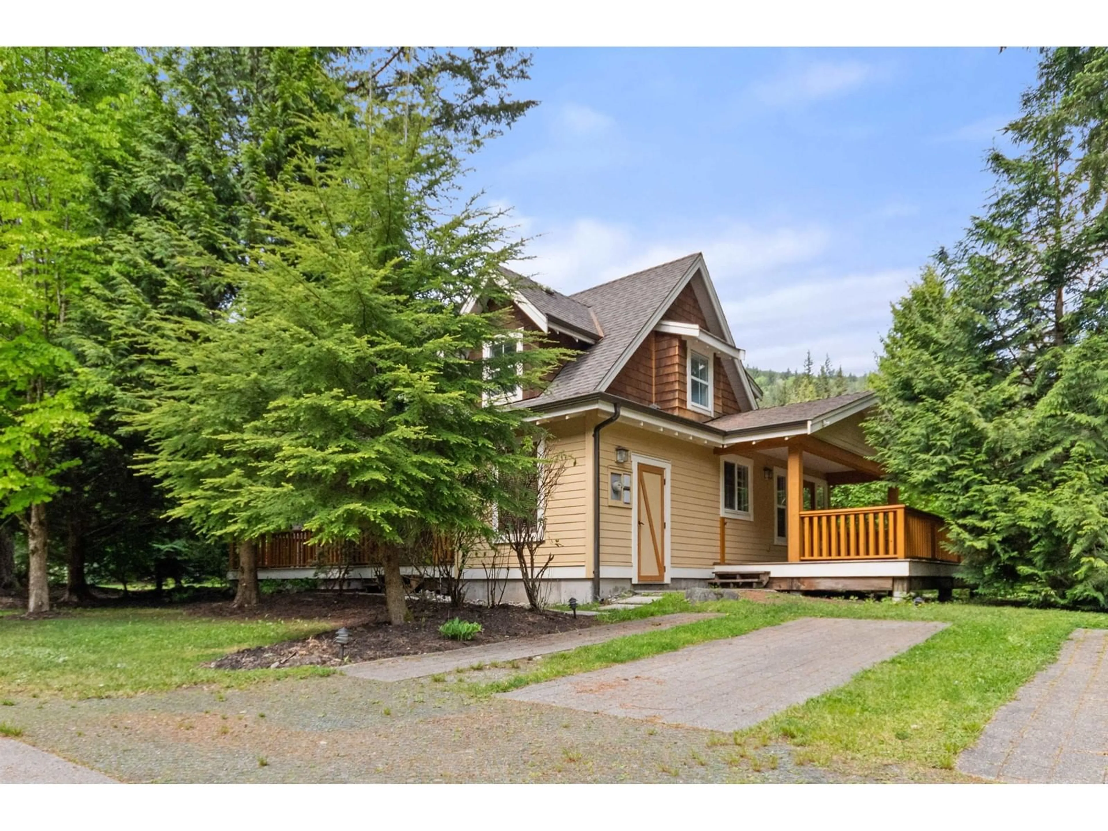 Home with vinyl exterior material, street for 1734 ROBINS ROOST TRAIL, Lindell Beach British Columbia V2R0E1