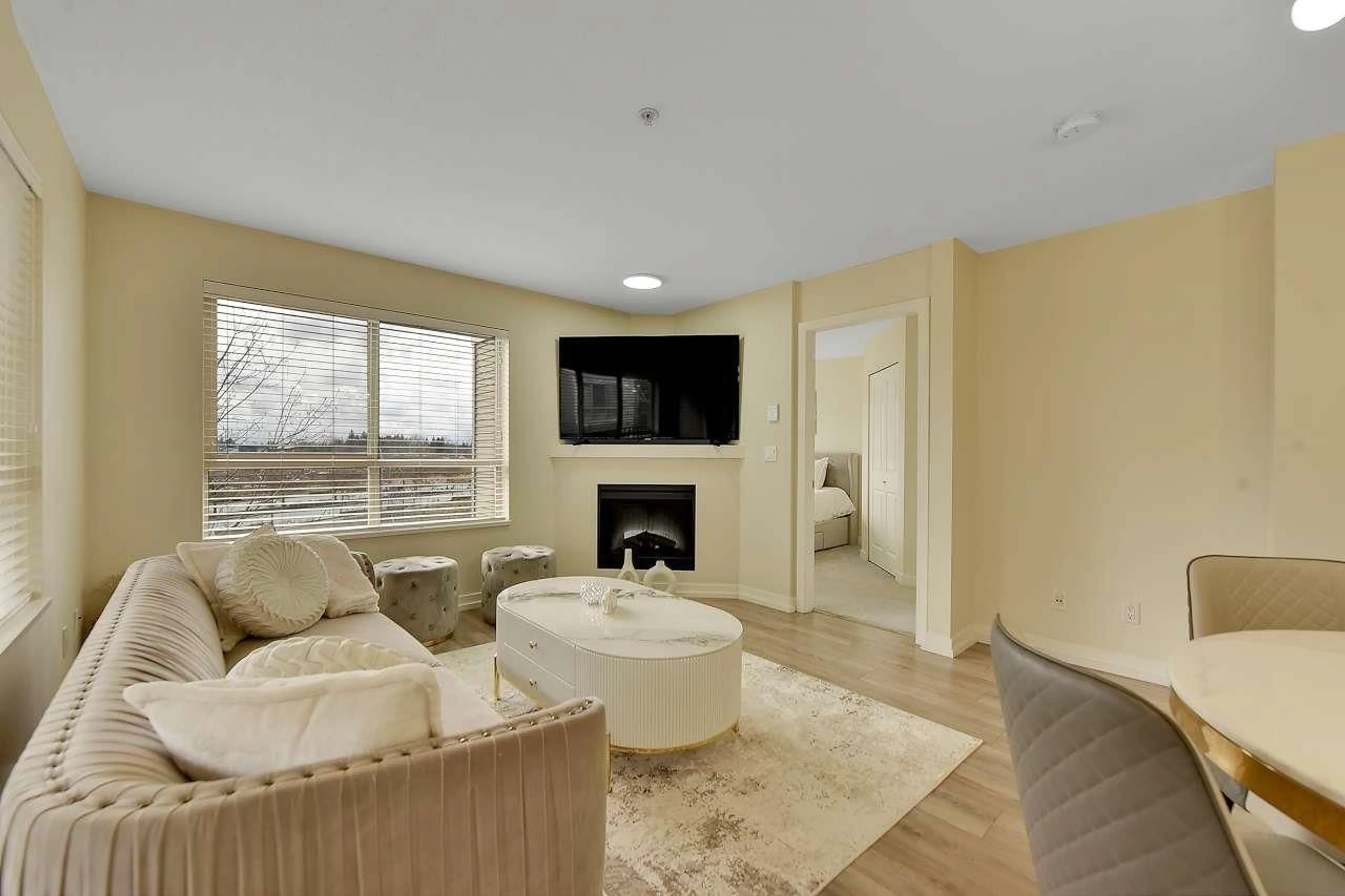 Living room with furniture, unknown for C305 - 8929 202, Langley British Columbia V4A3V8