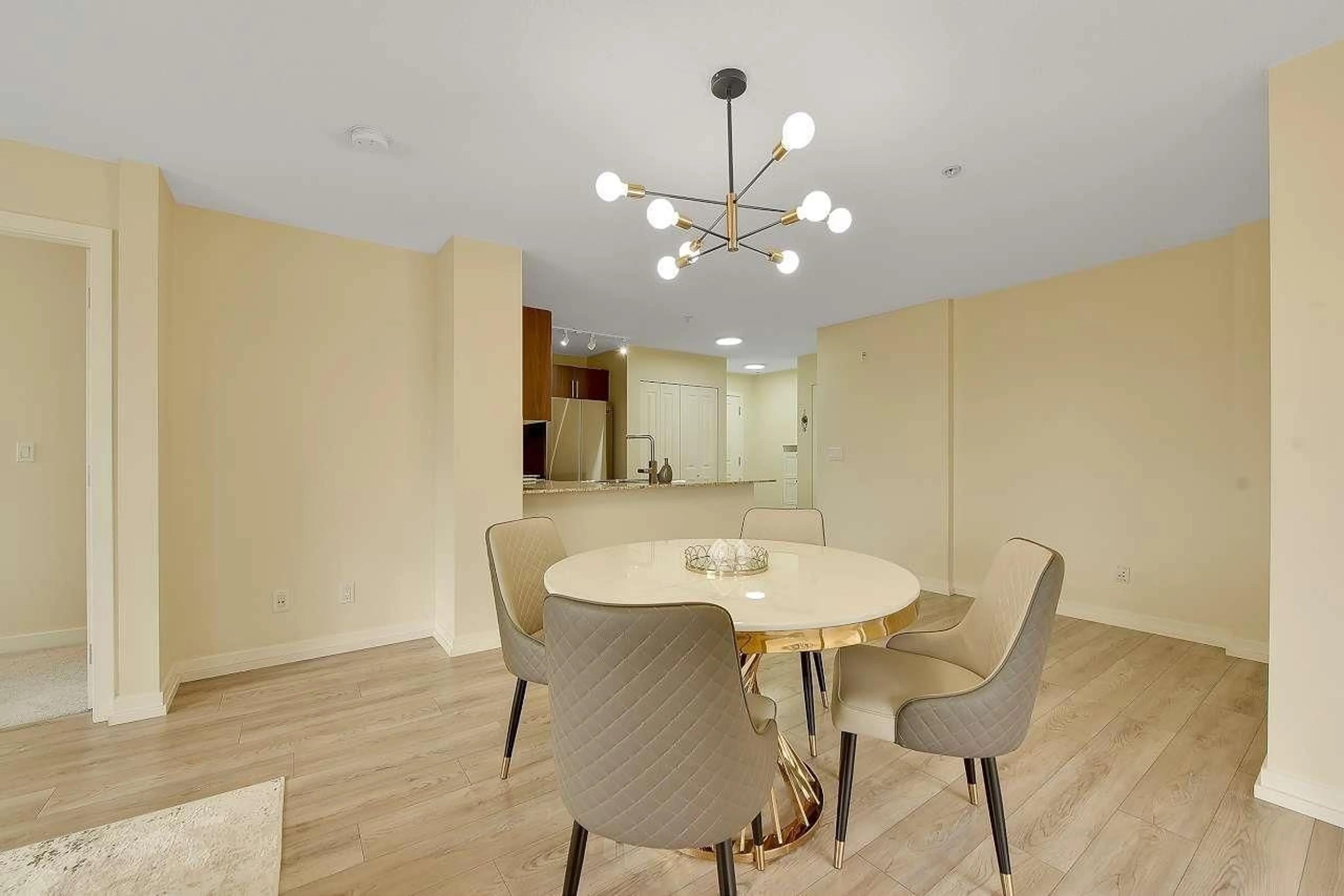 Dining room, unknown for C305 - 8929 202, Langley British Columbia V4A3V8