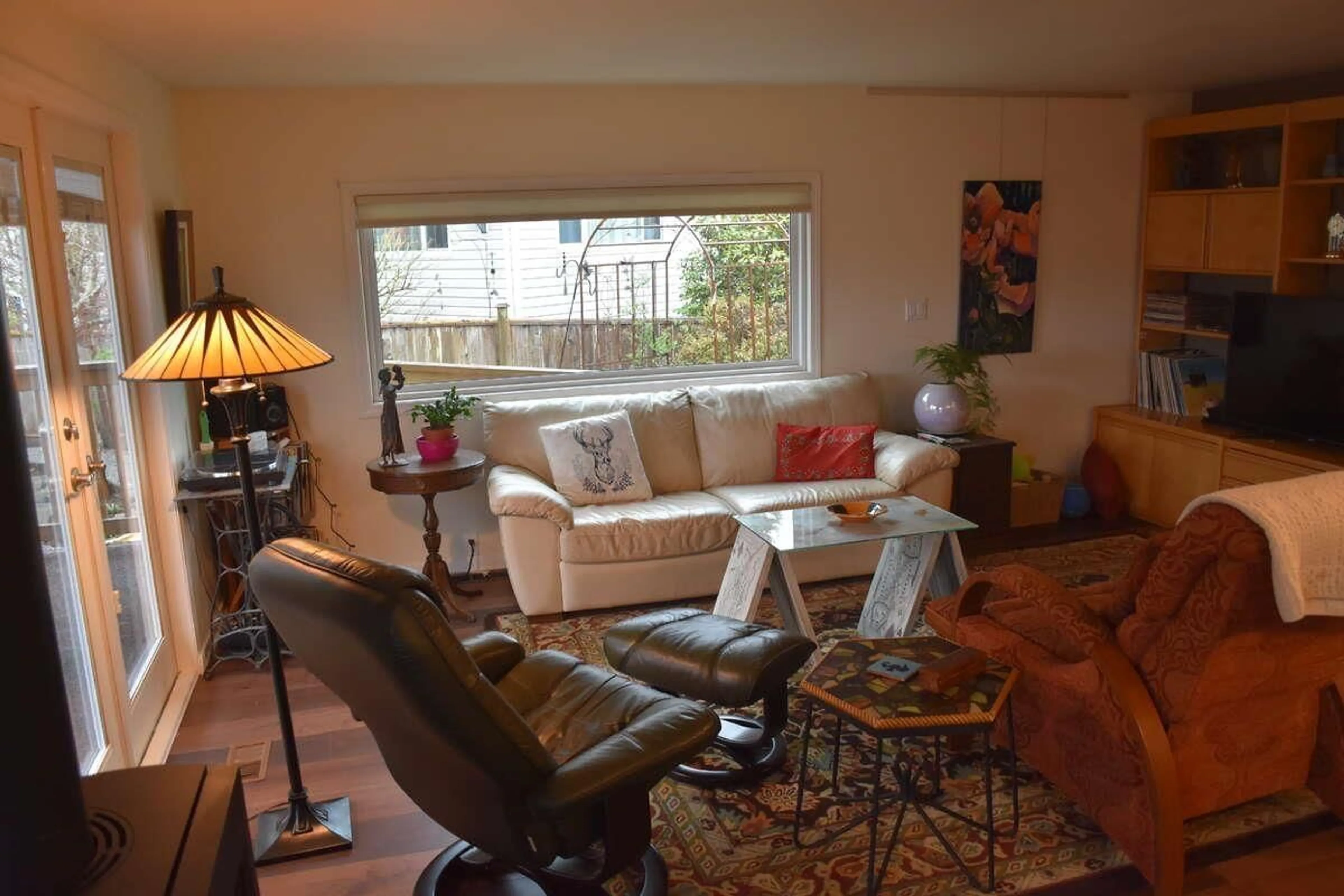 Living room with furniture, unknown for 15824 NORFOLK, Surrey British Columbia V4A5K9
