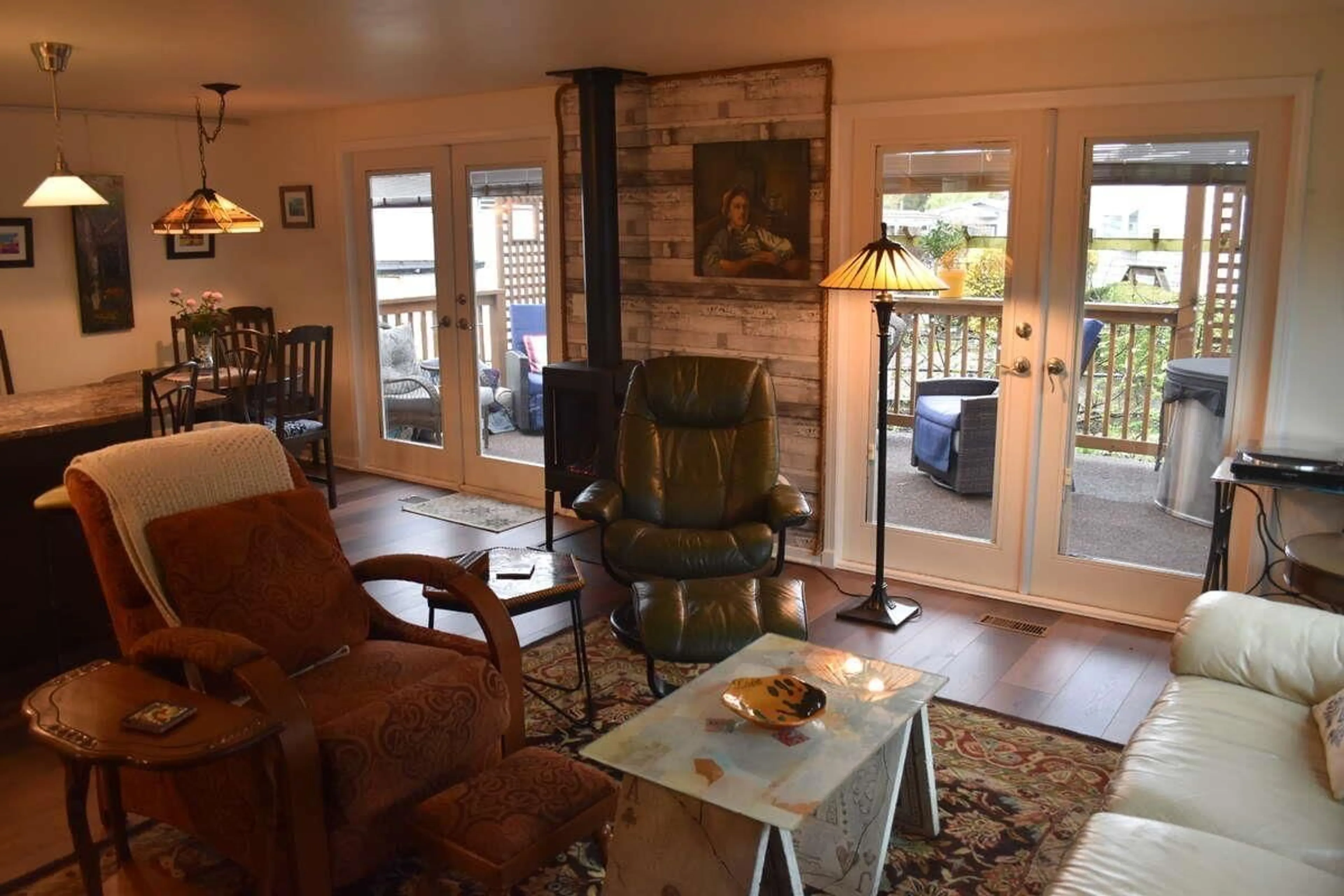 Living room with furniture, unknown for 15824 NORFOLK, Surrey British Columbia V4A5K9