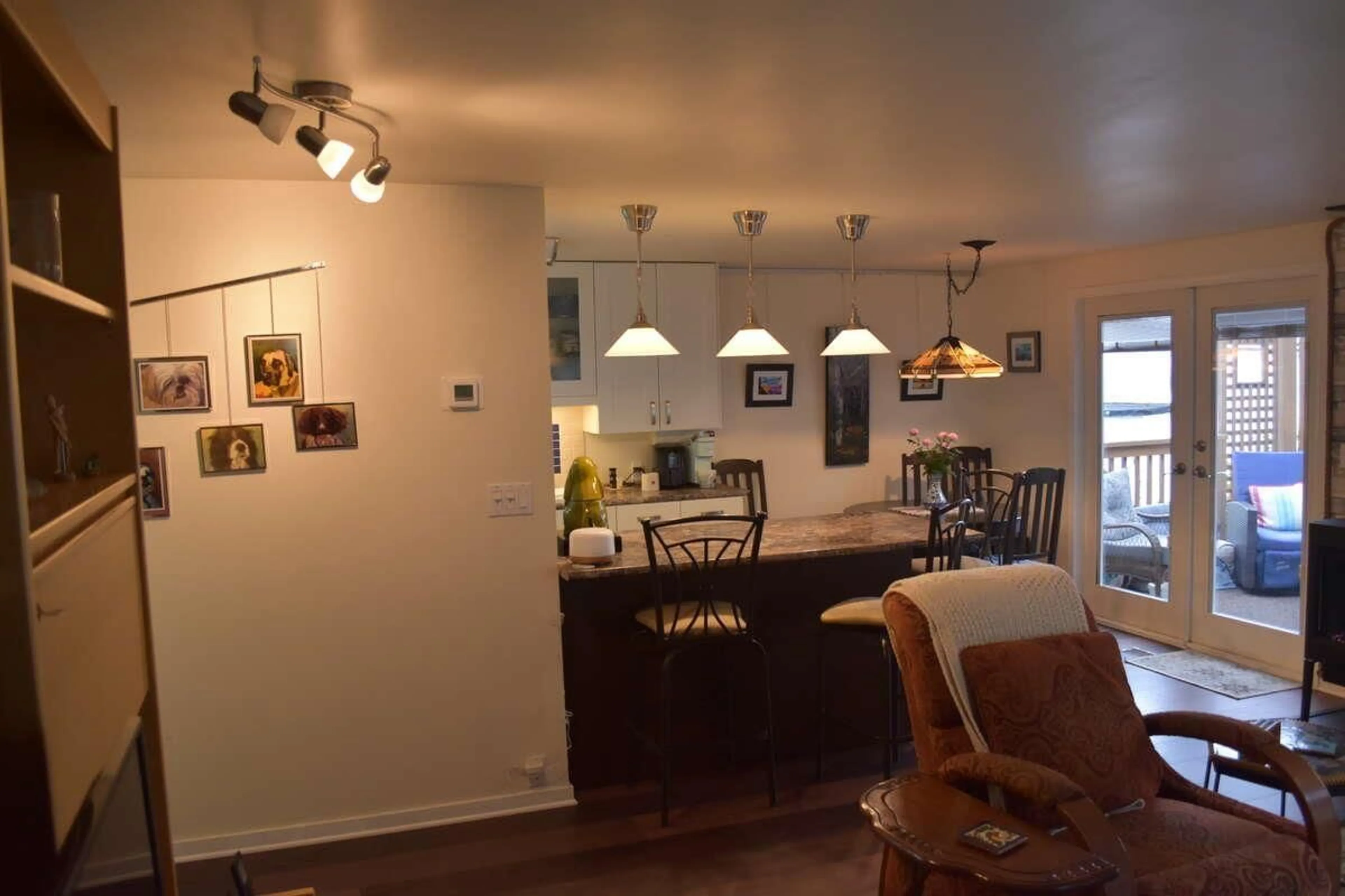 Open concept kitchen, wood/laminate floor for 15824 NORFOLK, Surrey British Columbia V4A5K9