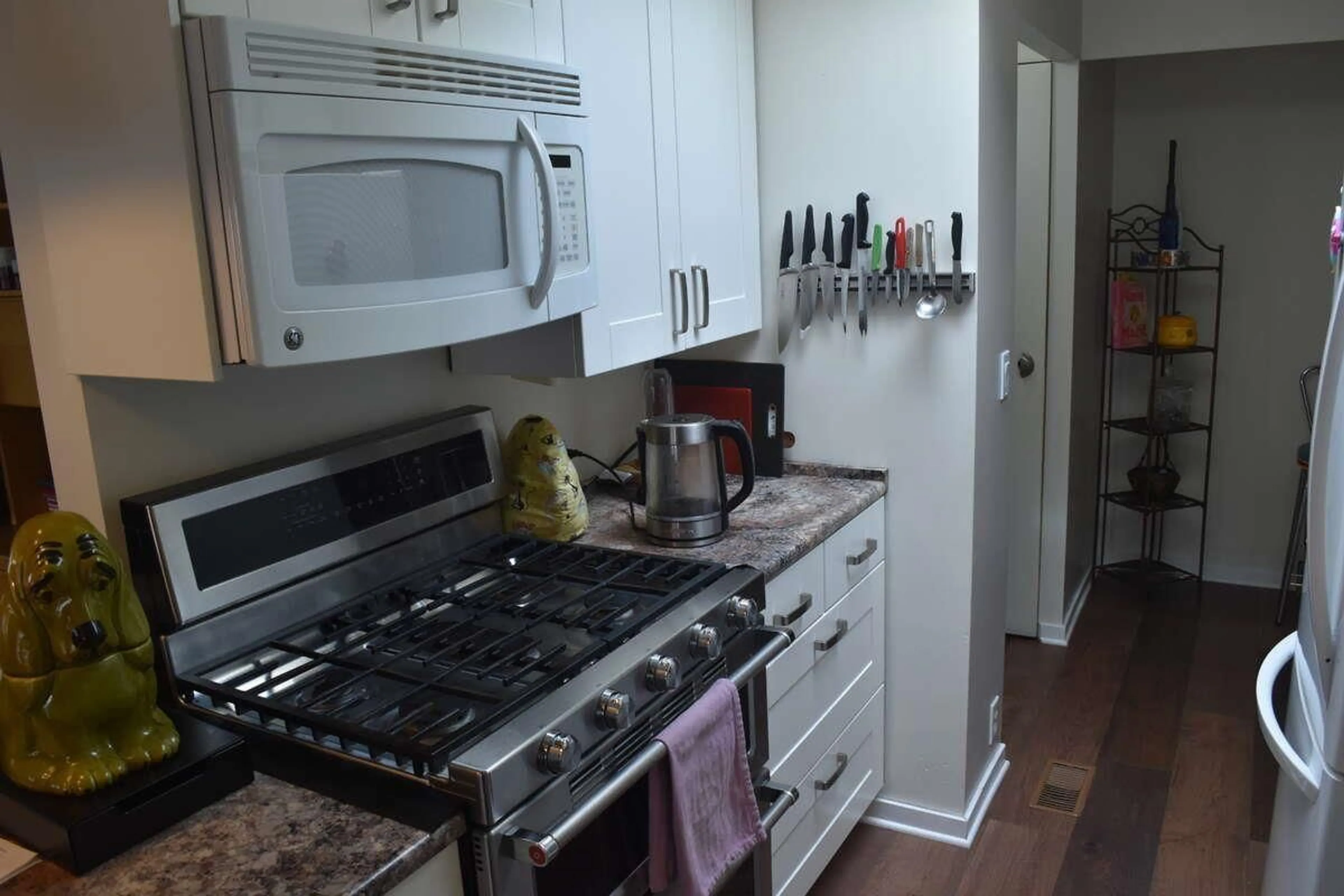 Standard kitchen, unknown for 15824 NORFOLK, Surrey British Columbia V4A5K9