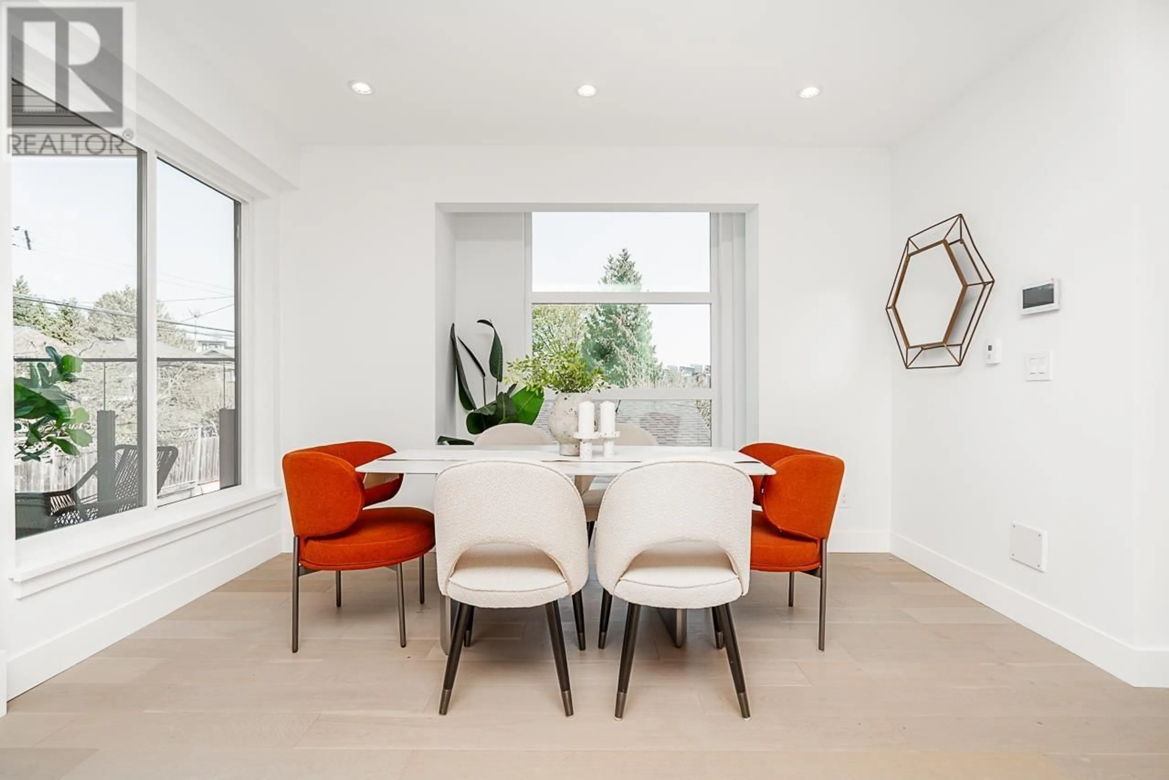 Dining room, unknown for 2 - 434 1ST STREET, North Vancouver British Columbia V7L1B7