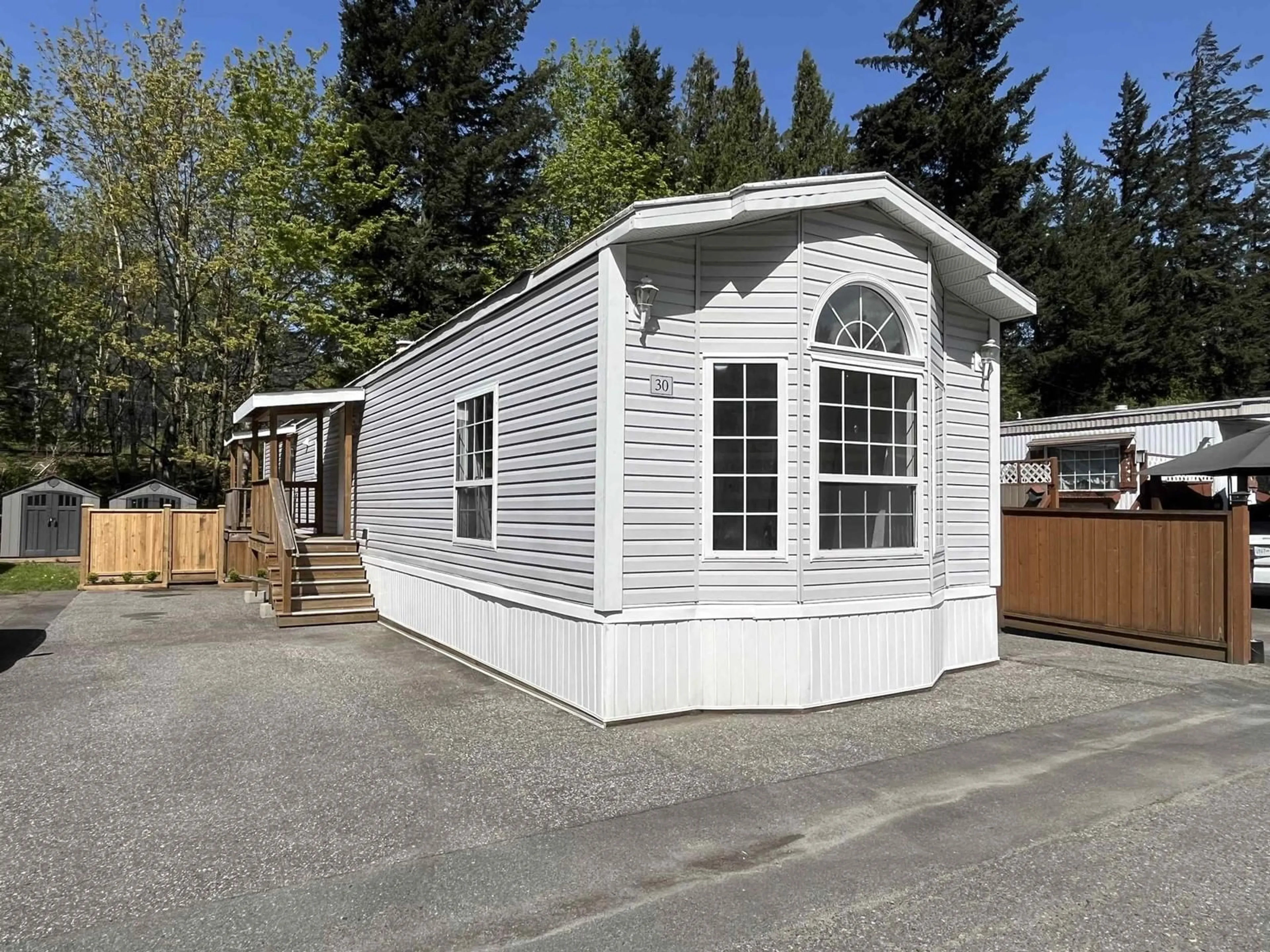 Home with vinyl exterior material, street for 30 - 63071 FLOOD HOPE ROAD, Hope British Columbia V0X1L2