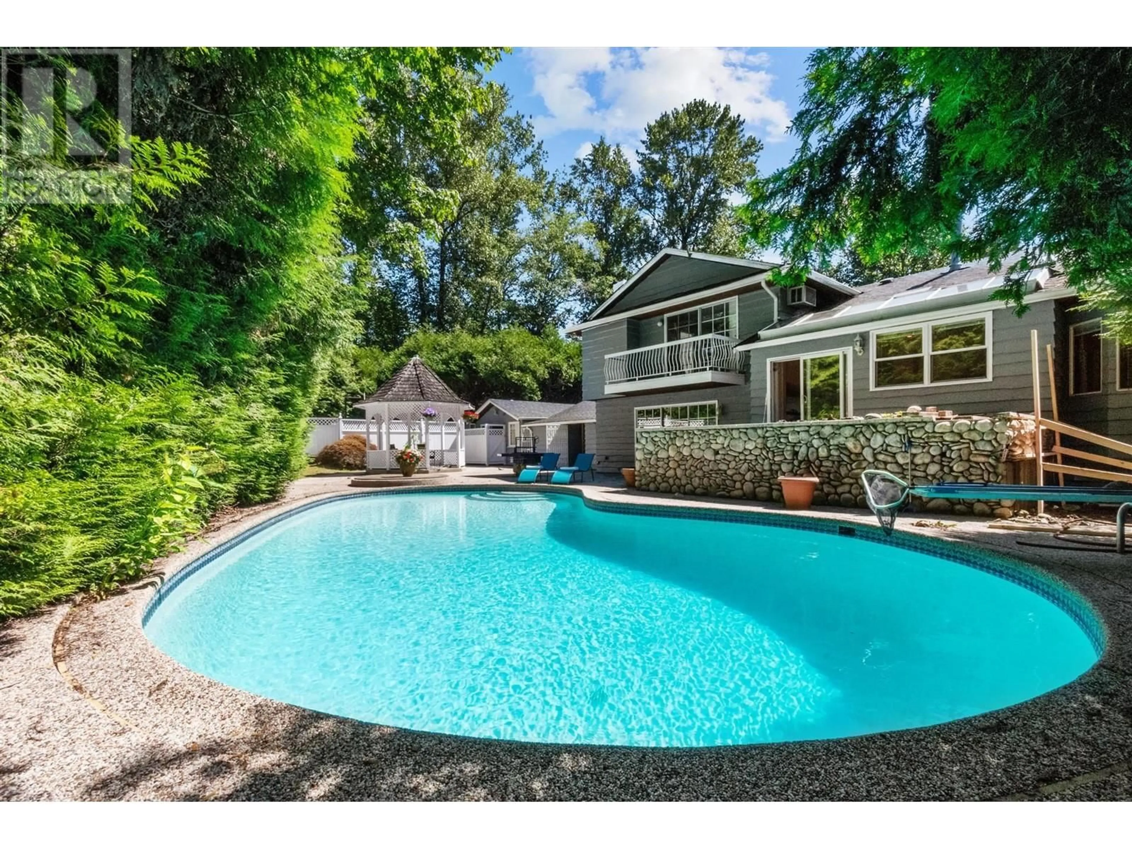 Pool for 2453 PHILLIPS PLACE, Burnaby British Columbia V5A2W1