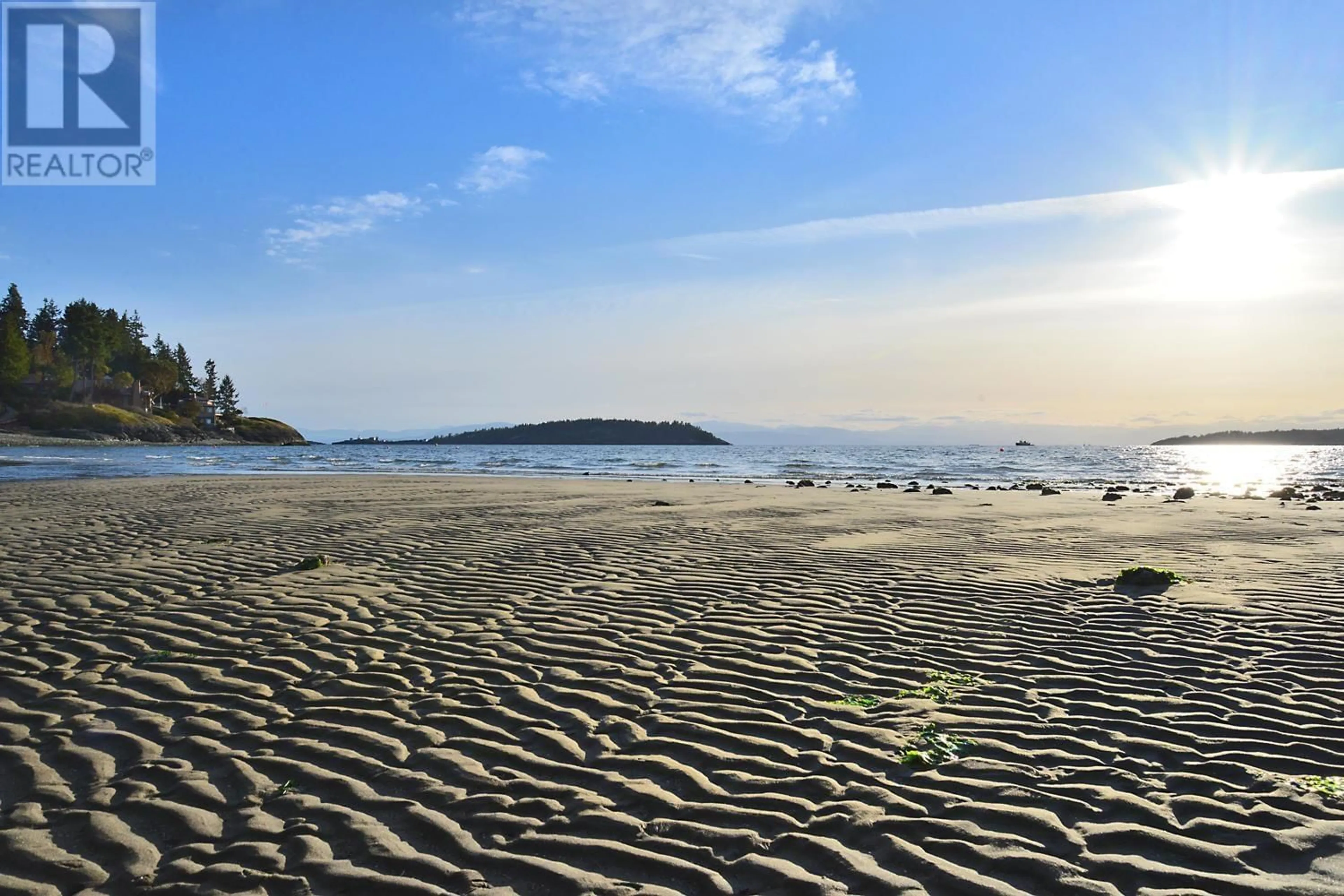 Blurry image for 8429 REDROOFFS ROAD, Halfmoon Bay British Columbia V7Z1E6