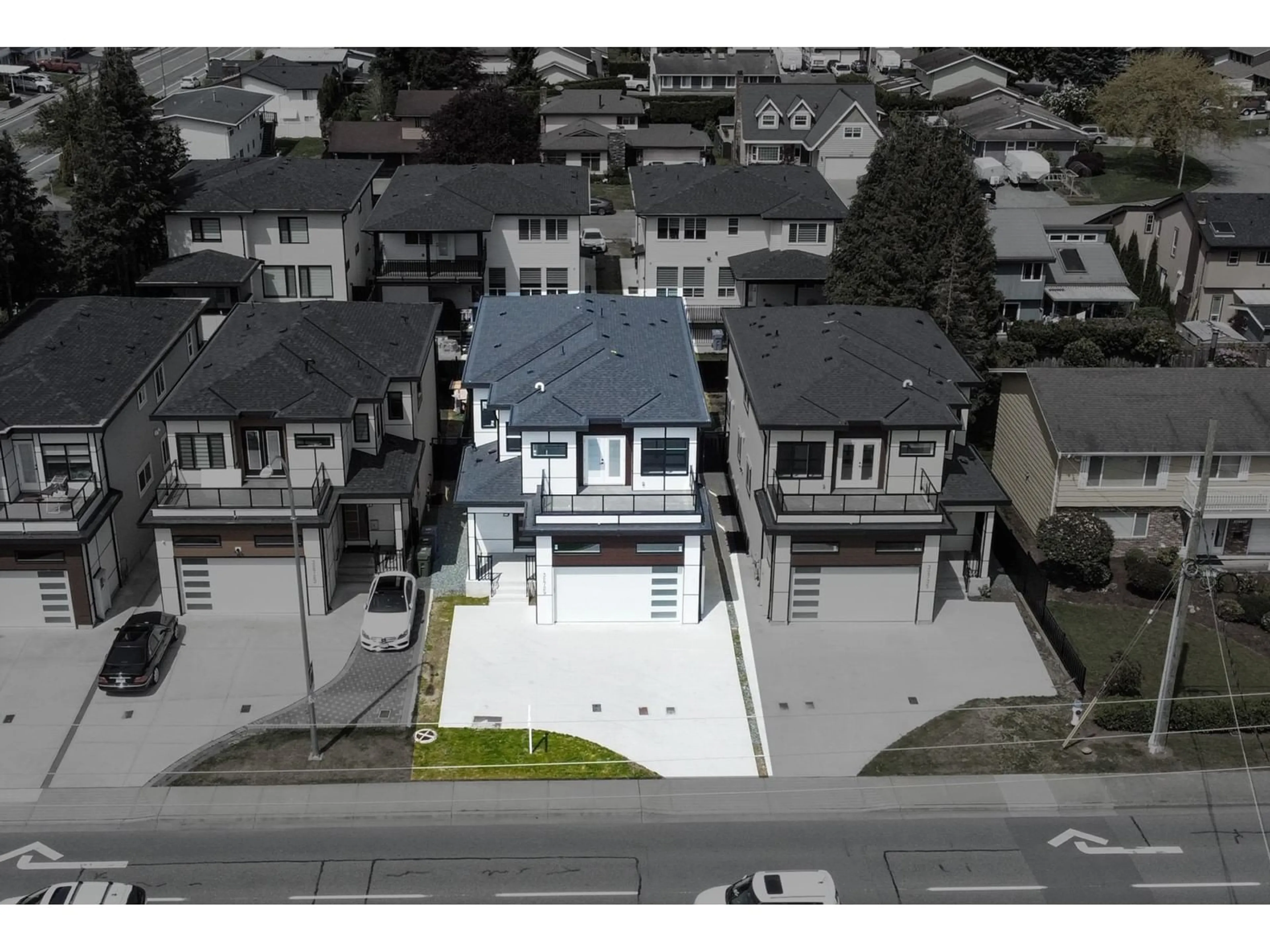 A pic from outside/outdoor area/front of a property/back of a property/a pic from drone, street for 32729 MARSHALL, Abbotsford British Columbia V2S1J6