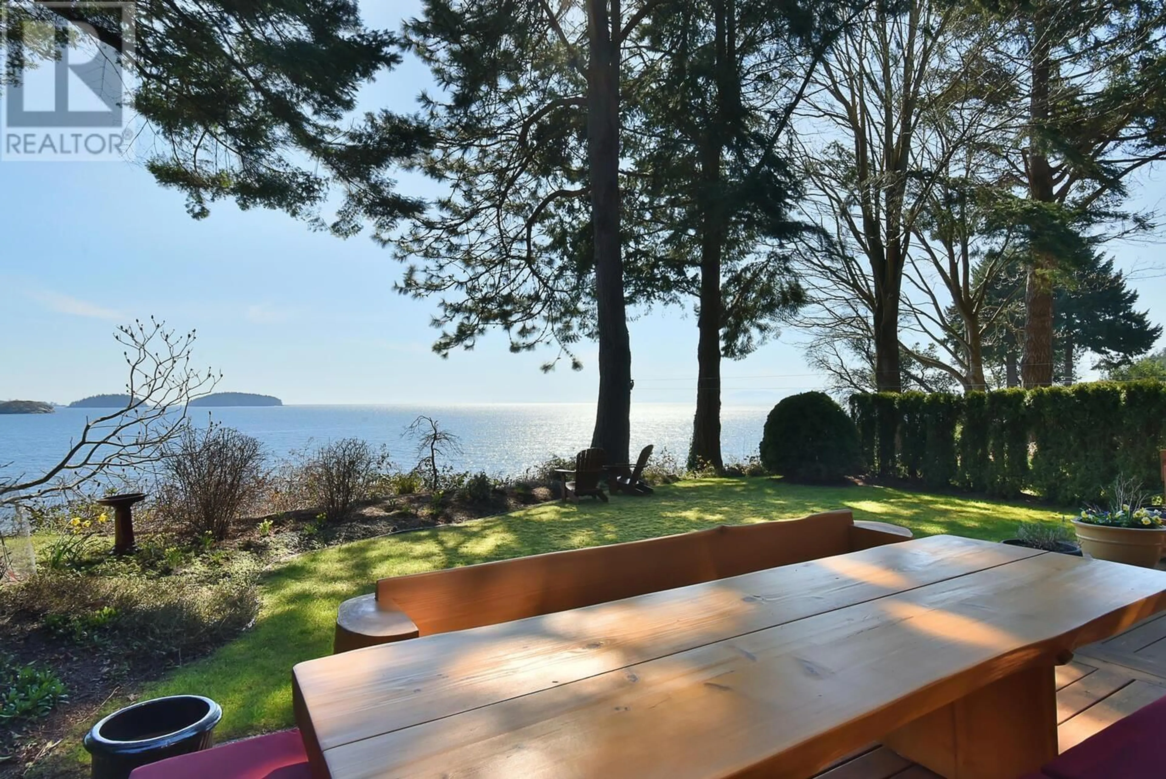 Patio, water/lake/river/ocean view for 667 FRANKLIN ROAD, Gibsons British Columbia V0N1V8