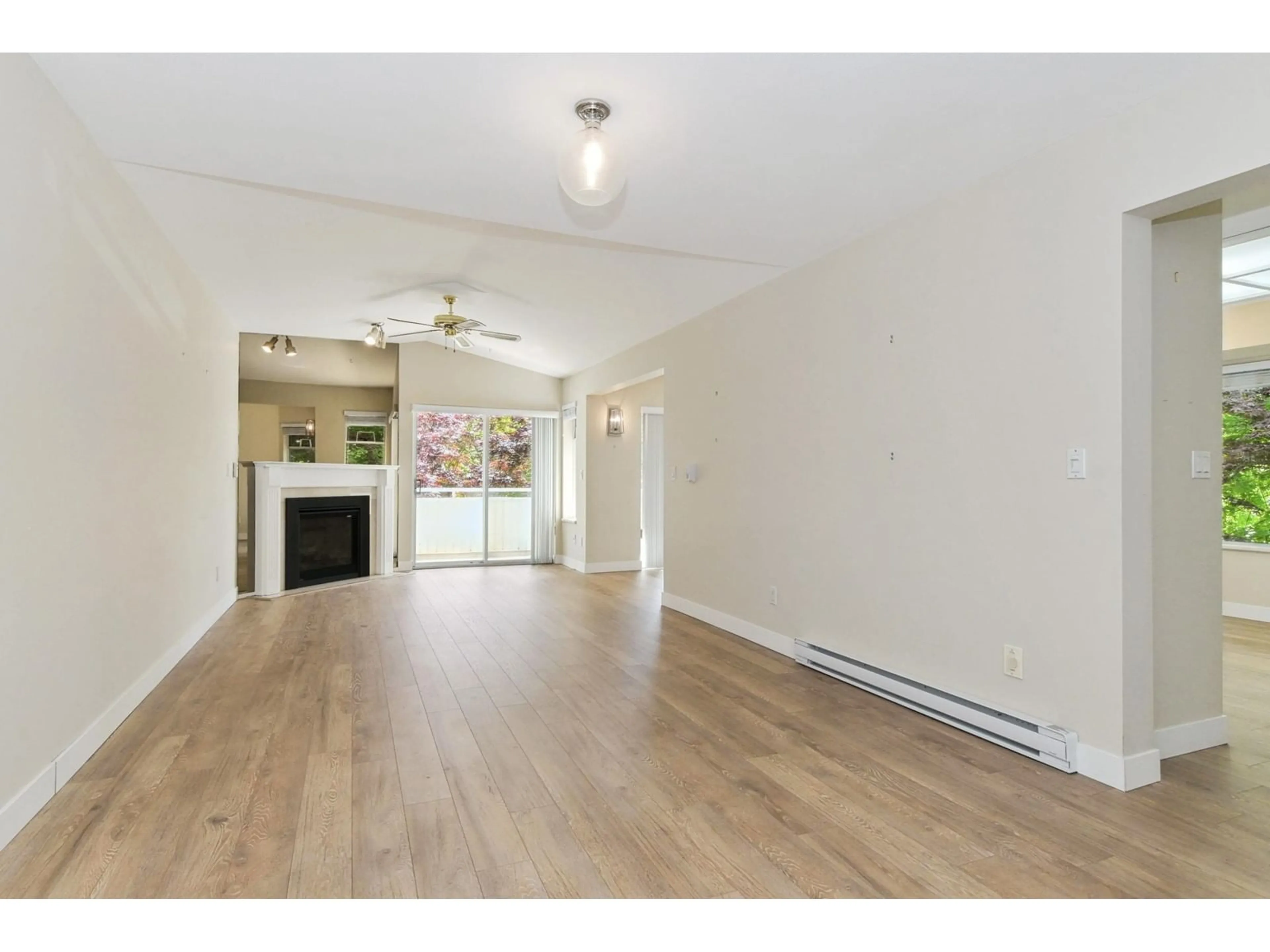 A pic of a room for 228 - 7156 121, Surrey British Columbia V3W0J6