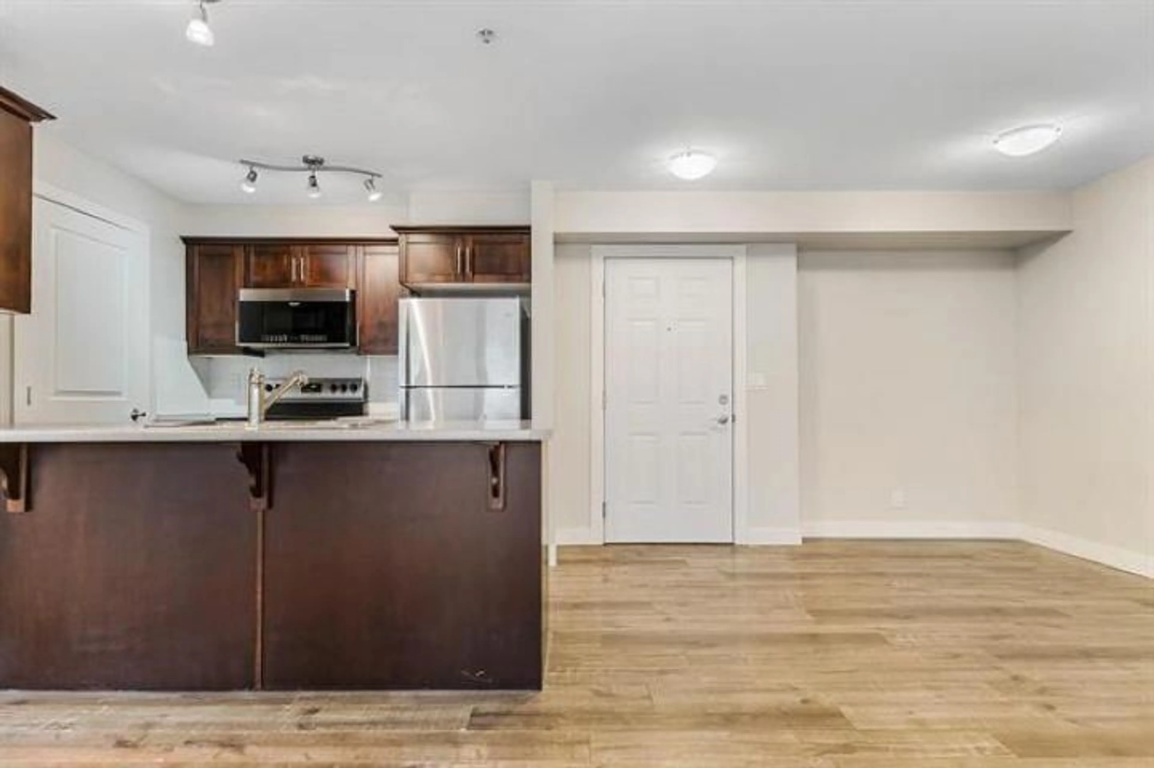Unknown for 215 - 46289 YALE ROAD, Chilliwack British Columbia V2P0B9
