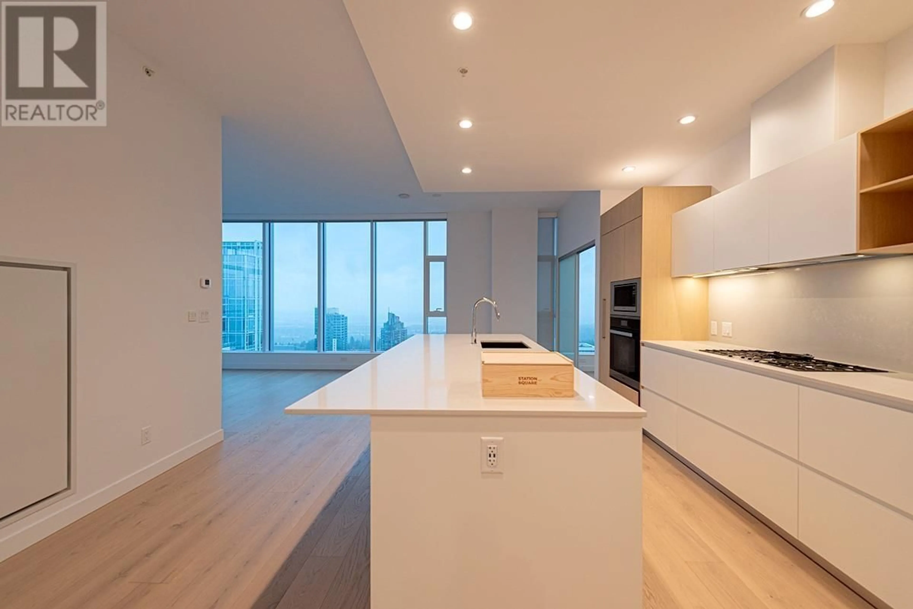 Open concept kitchen, unknown for 5004 - 6000 MCKAY AVENUE, Burnaby British Columbia V5H0K2
