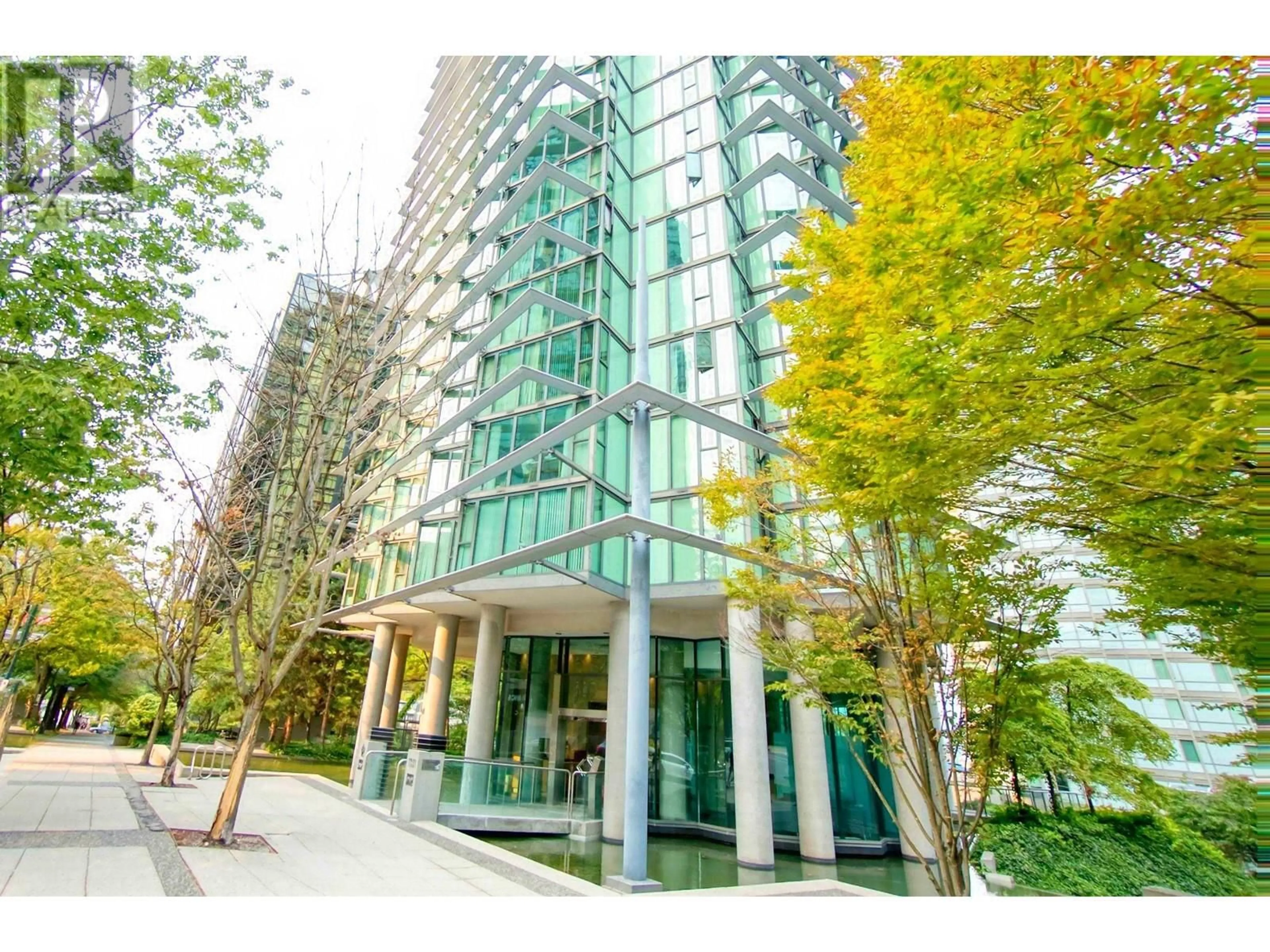 Indoor foyer for 1609 - 1331 GEORGIA STREET, Vancouver British Columbia V6E4P1