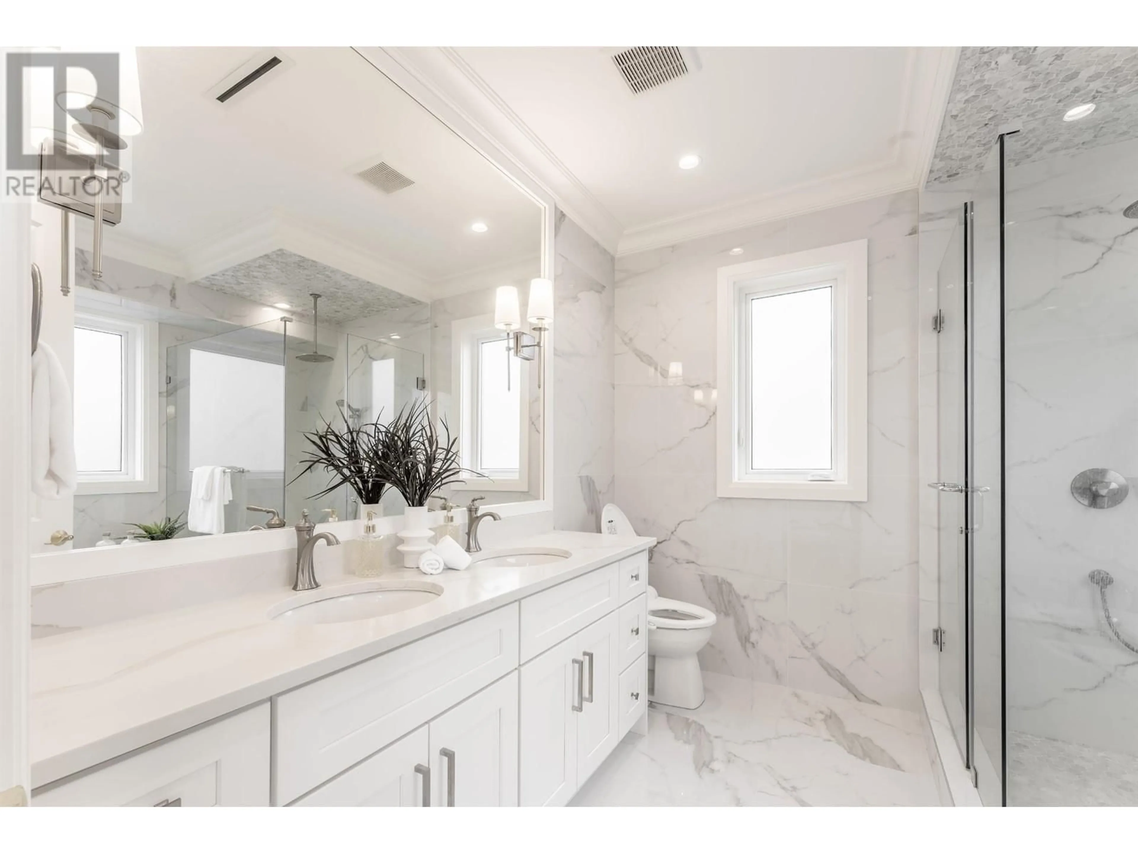 Contemporary bathroom, ceramic/tile floor for 4640 FOXGLOVE CRESCENT, Richmond British Columbia V7C2K3