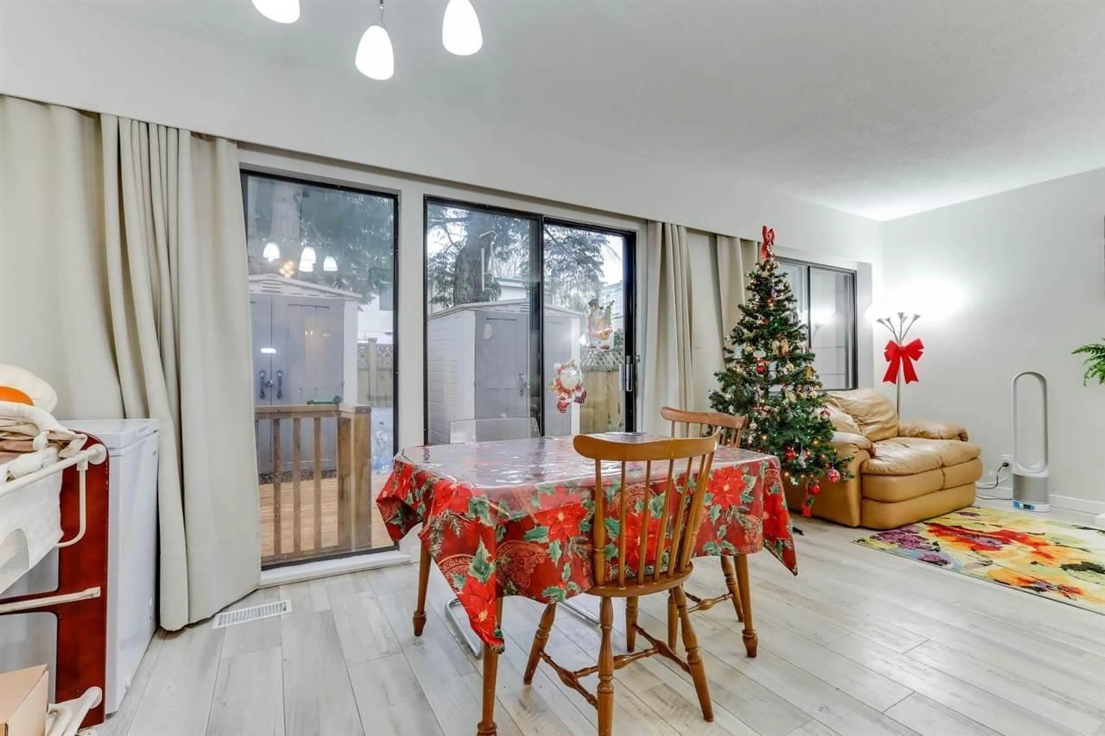 Dining room, unknown for 77 - 15265 105, Surrey British Columbia V3R1S1