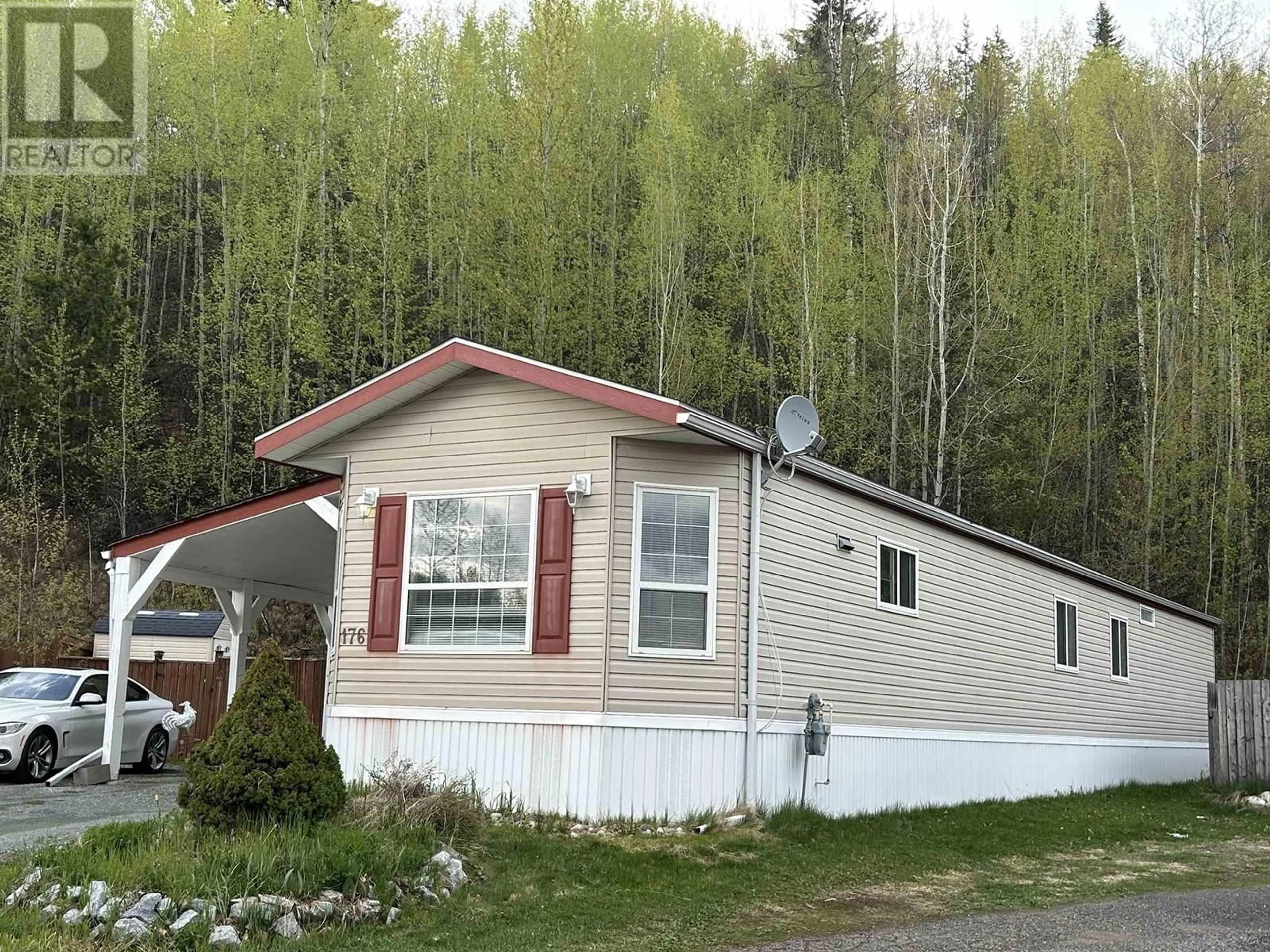 Home with vinyl exterior material, street for 176 - 2500 GRANT ROAD, Prince George British Columbia V2K4X9