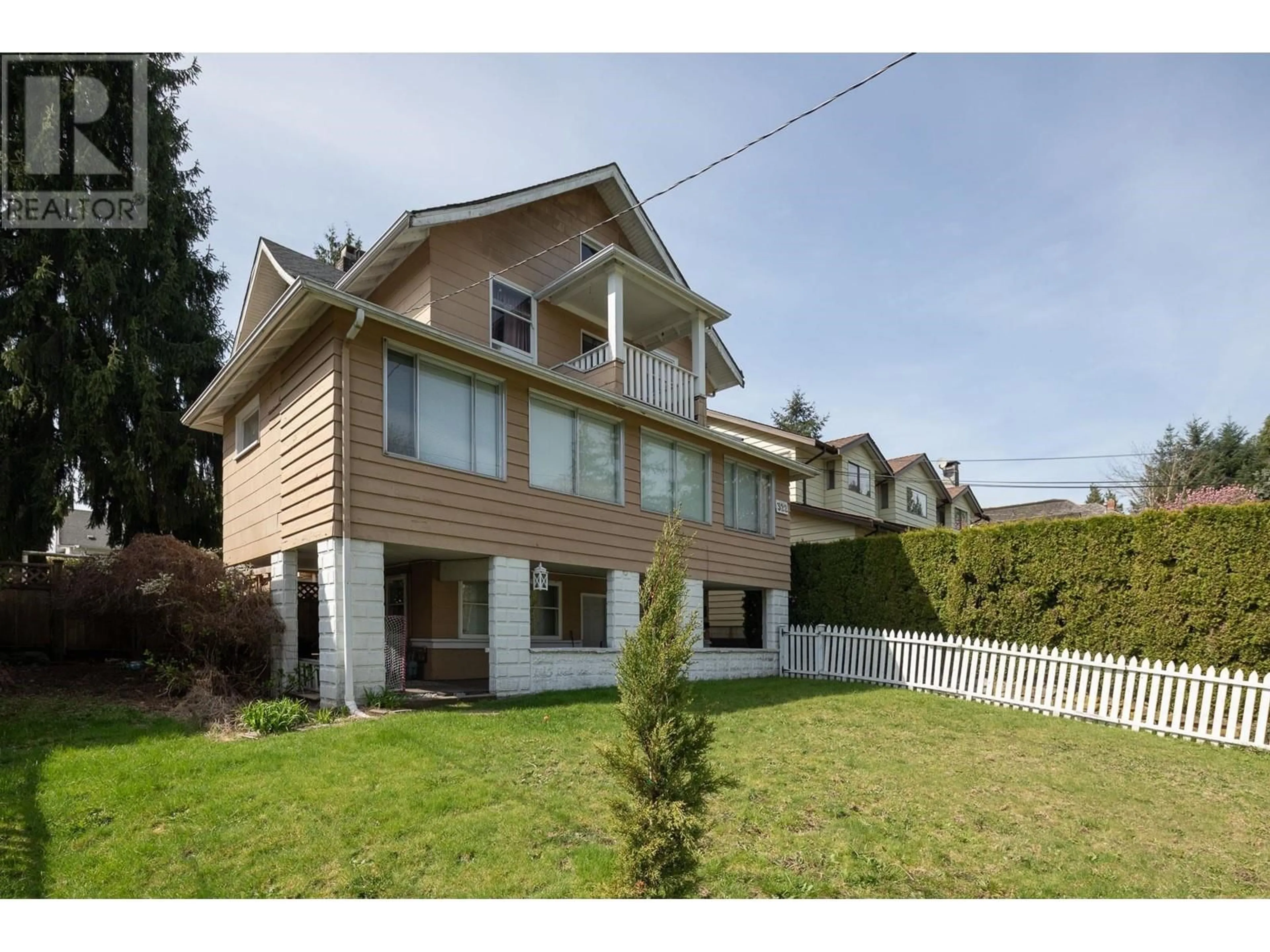 Unknown for 322 FIRST STREET, New Westminster British Columbia V3L2G6