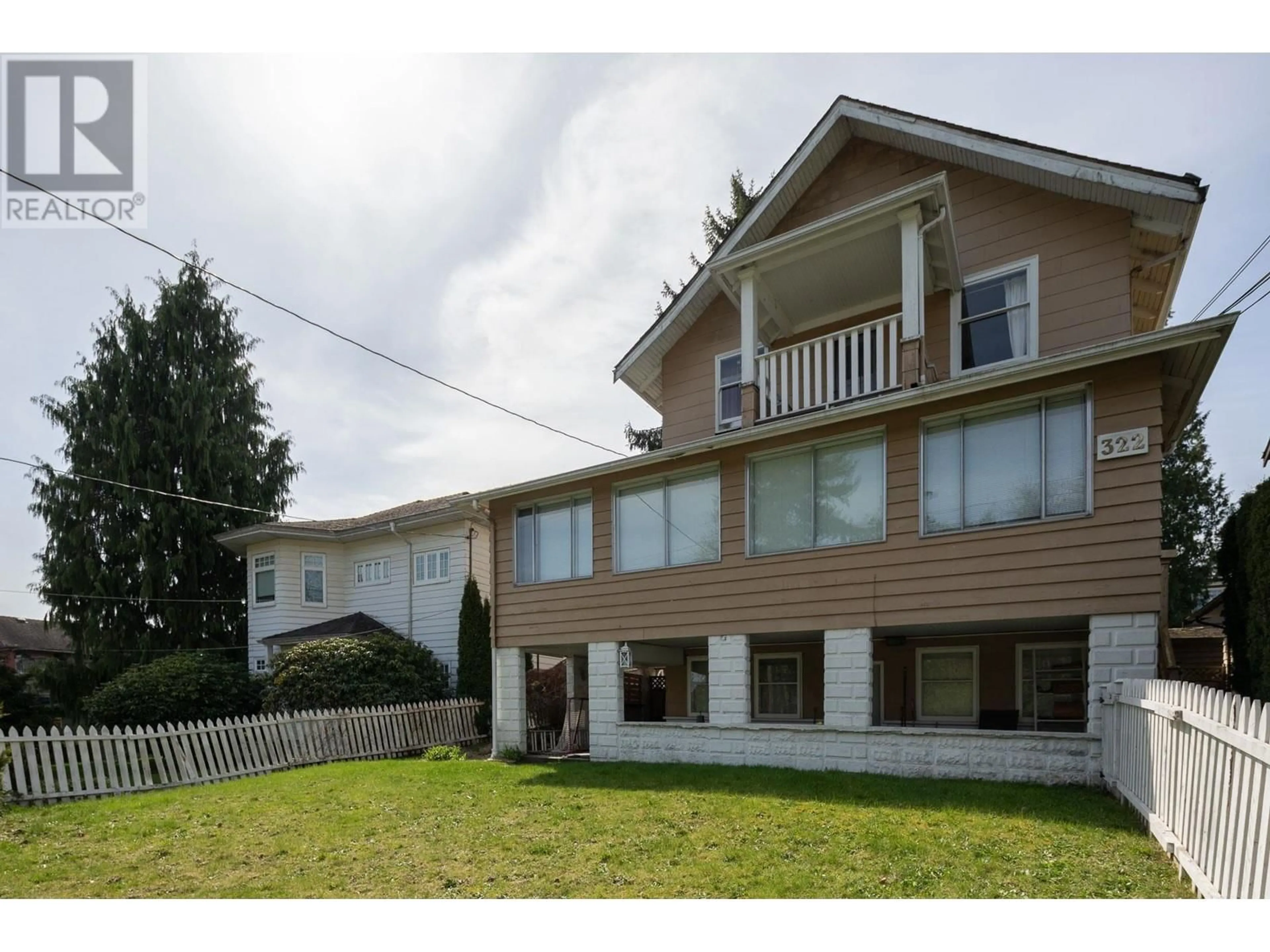 Unknown for 322 FIRST STREET, New Westminster British Columbia V3L2G6
