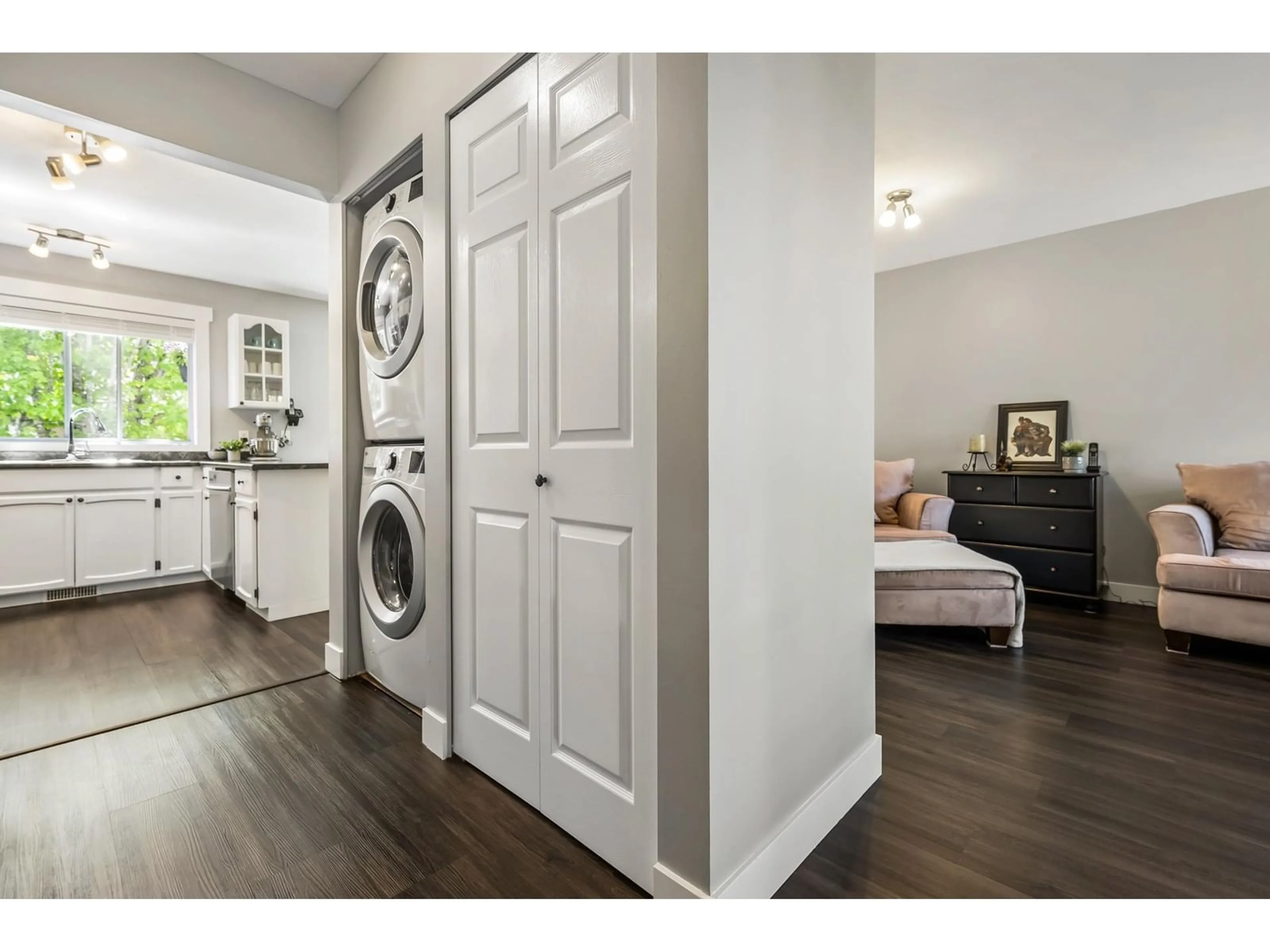 Indoor entryway for 56 - 5904 VEDDER ROAD, Chilliwack British Columbia V2R3E7