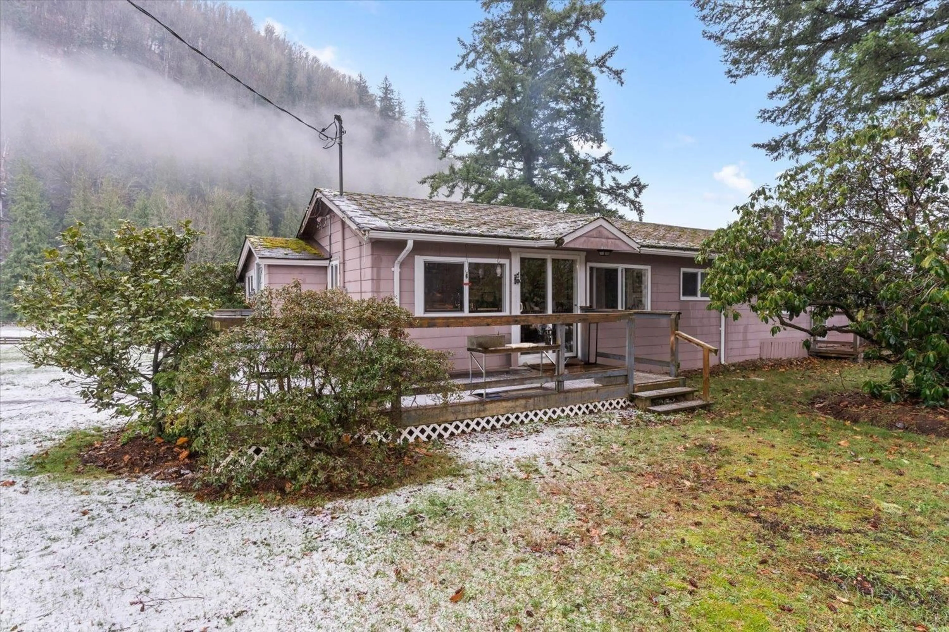 A pic from outside/outdoor area/front of a property/back of a property/a pic from drone, unknown for 238 MAPLE FALLS ROAD, Cultus Lake British Columbia V2R4X6