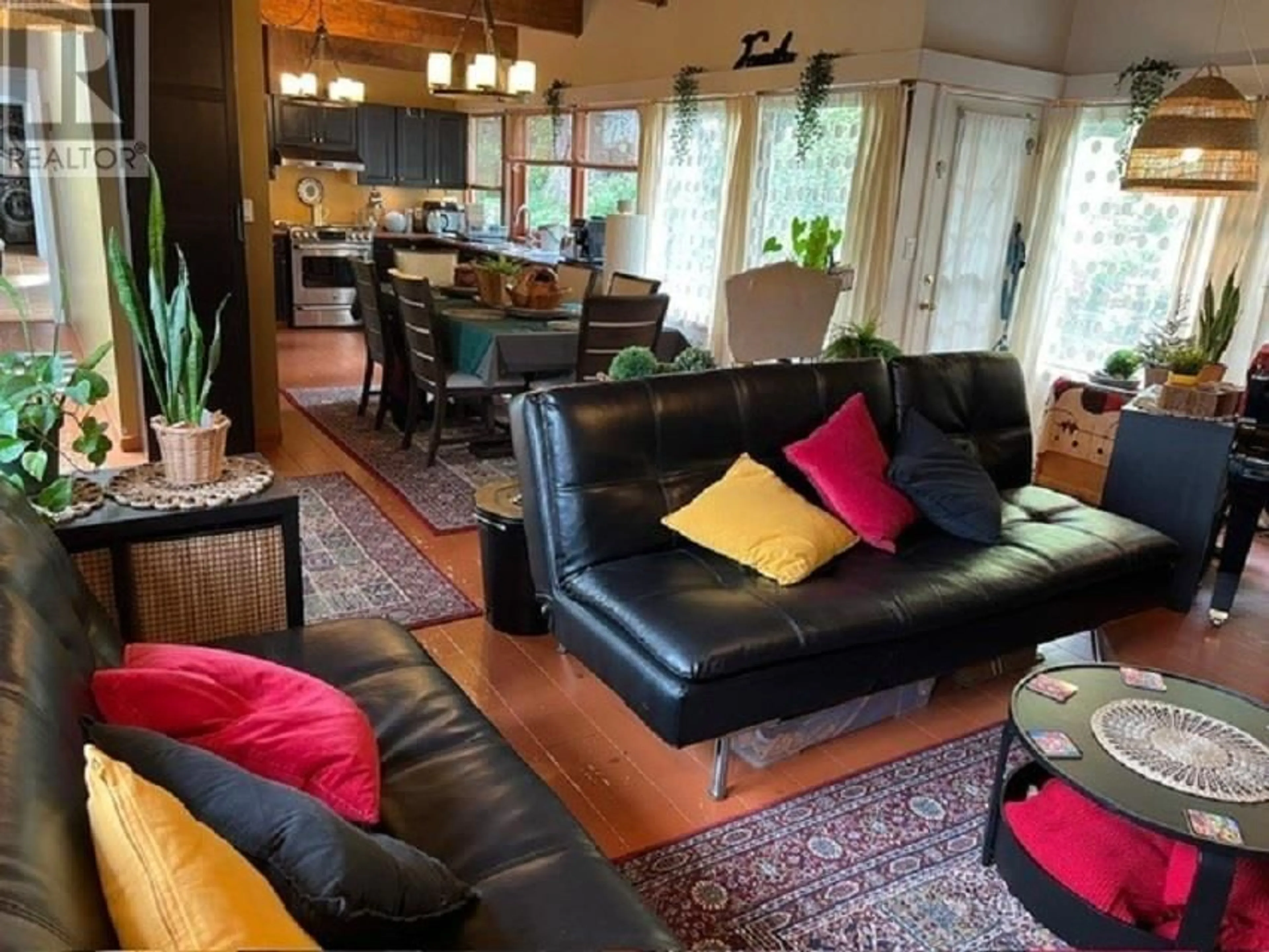 Living room with furniture, unknown for 3004 STARLIGHT WAY, Coquitlam British Columbia V3C3P6