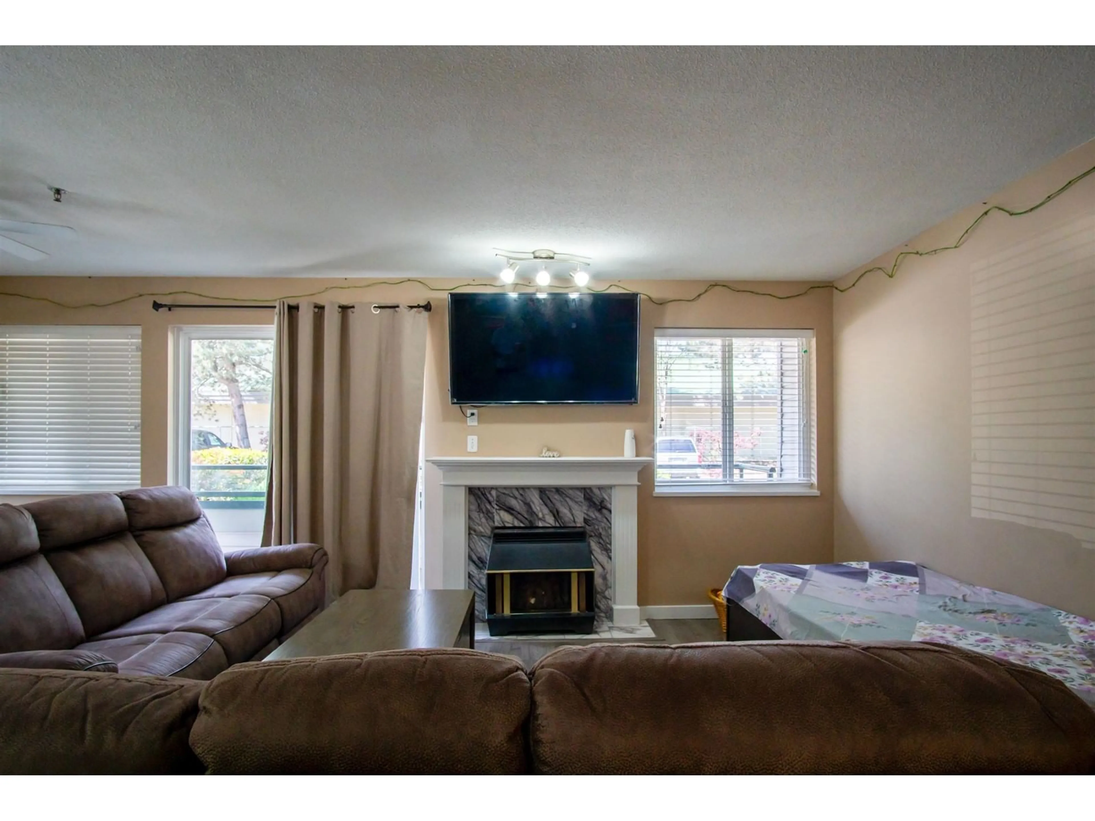 Living room with furniture, unknown for 103 - 33688 KING, Abbotsford British Columbia V2S7P9