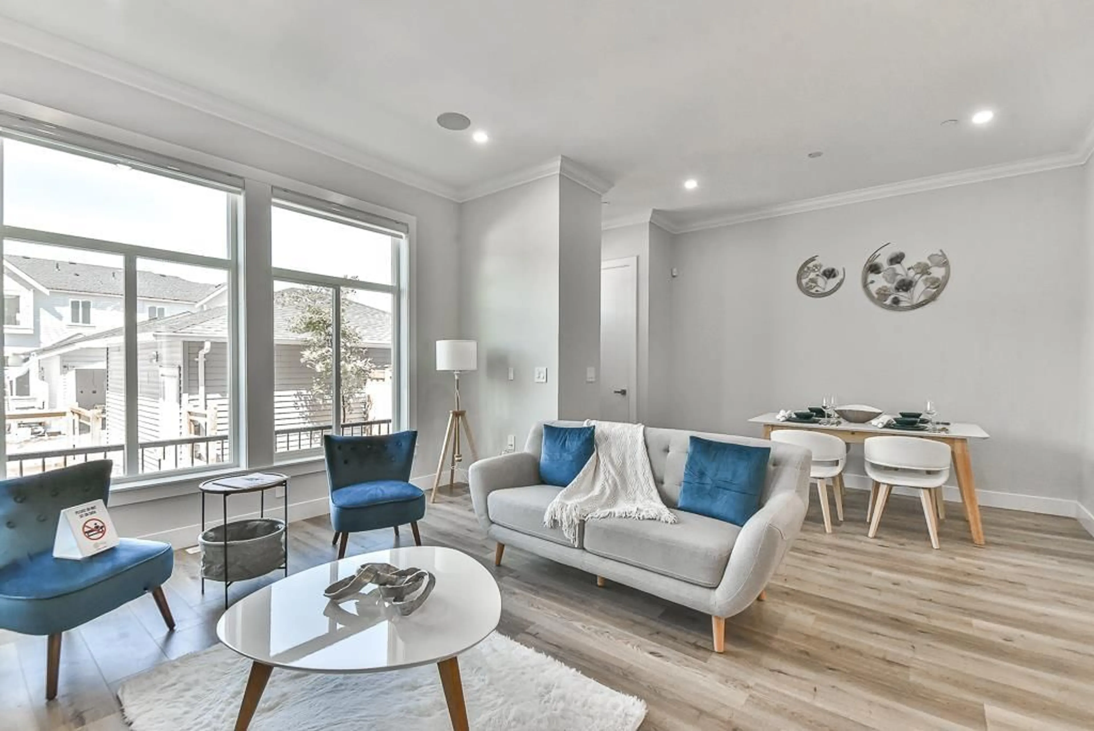 Living room with furniture, unknown for 19637 74, Langley British Columbia V2Y3G6