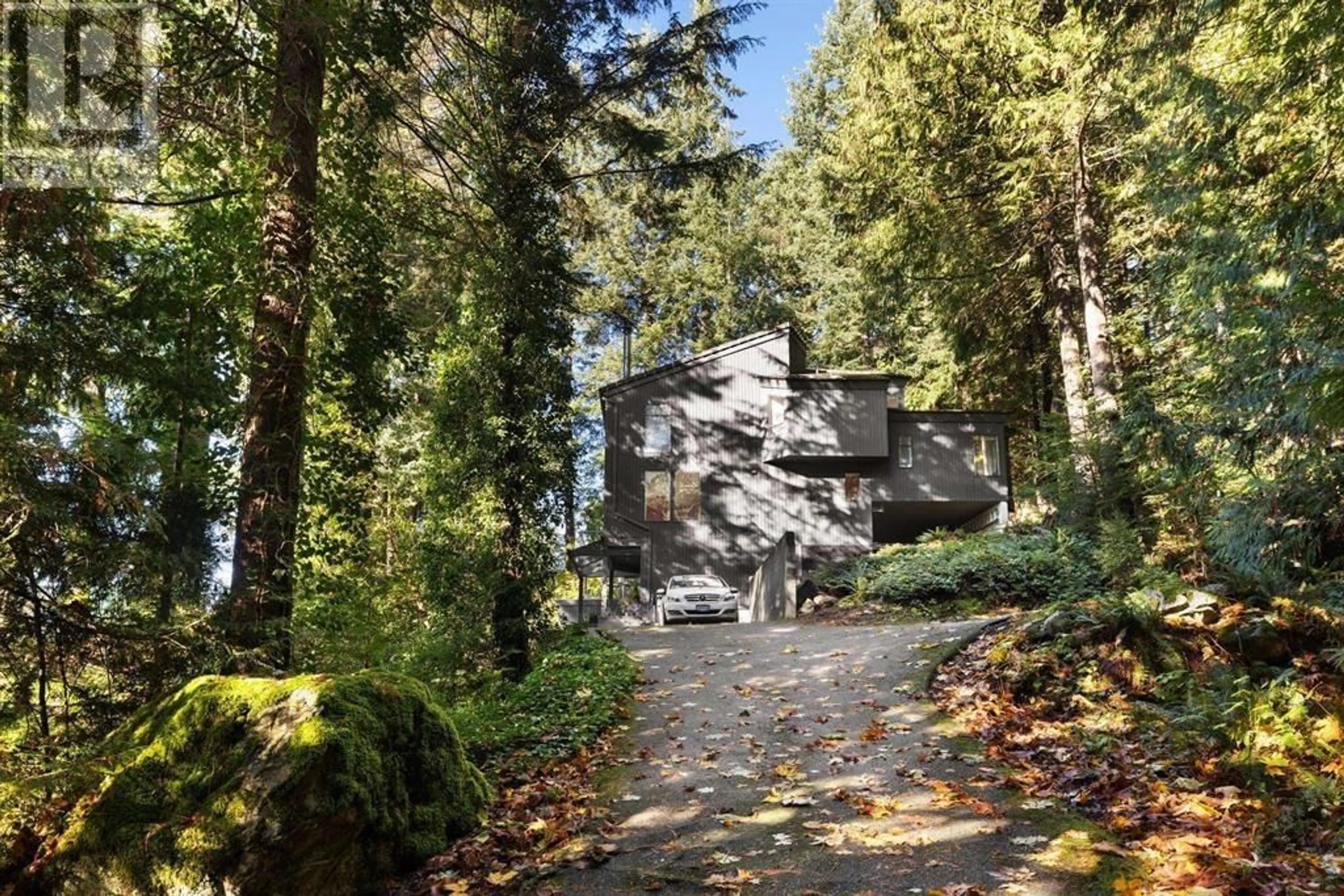 Unknown for 225 MOUNTAIN DRIVE, Lions Bay British Columbia V0N2E0