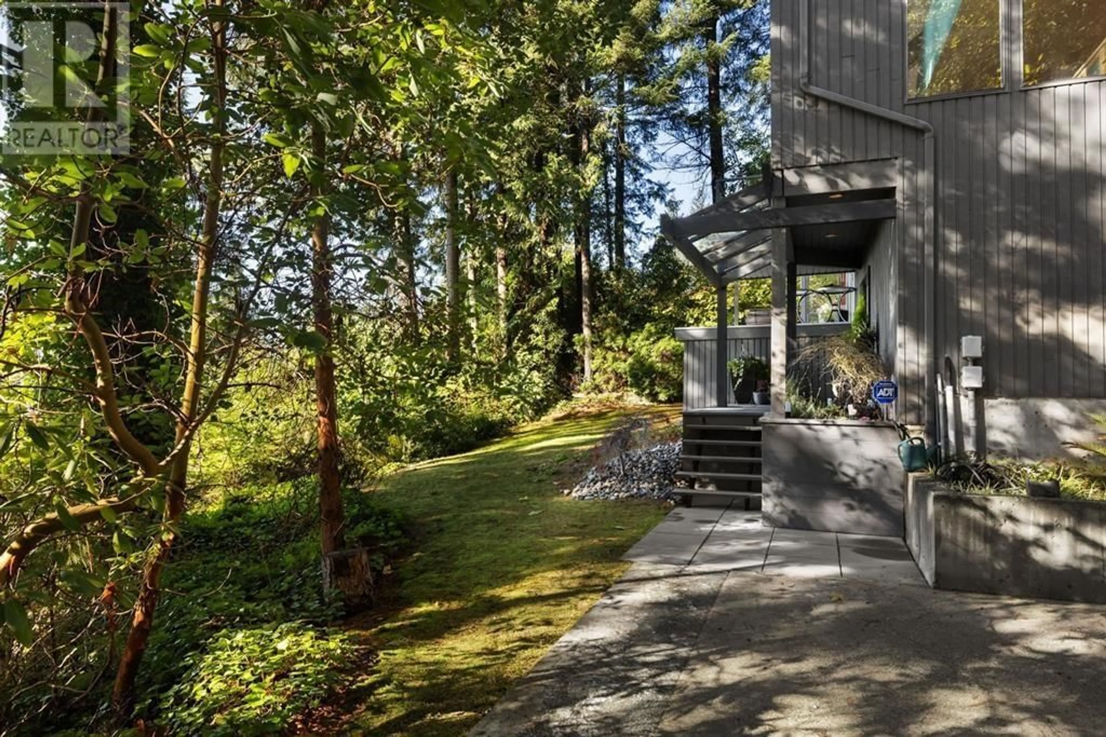 Patio, forest/trees view for 225 MOUNTAIN DRIVE, Lions Bay British Columbia V0N2E0