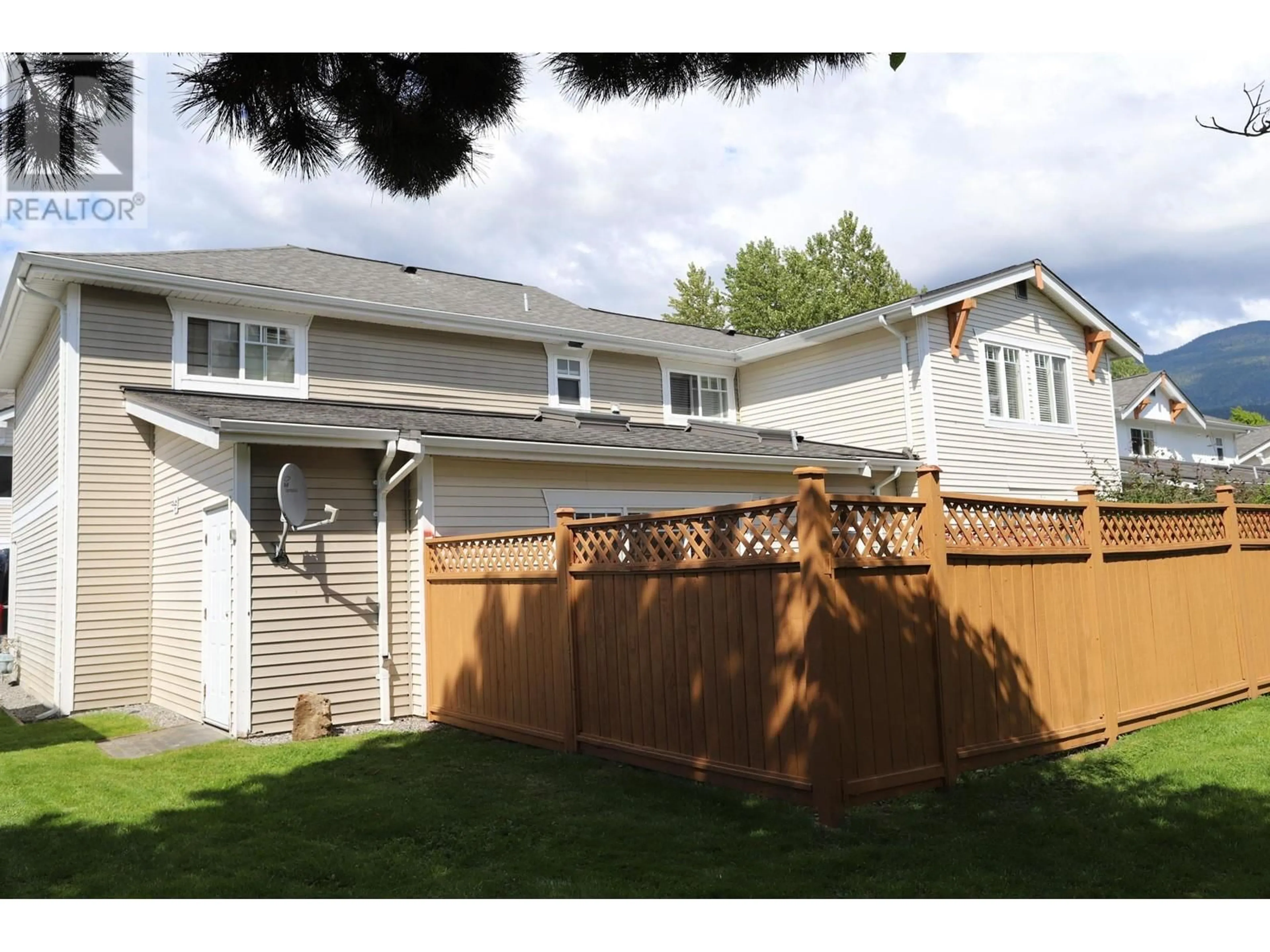 Home with vinyl exterior material, street for 56 - 1821 WILLOW CRESCENT, Squamish British Columbia V8B0L9