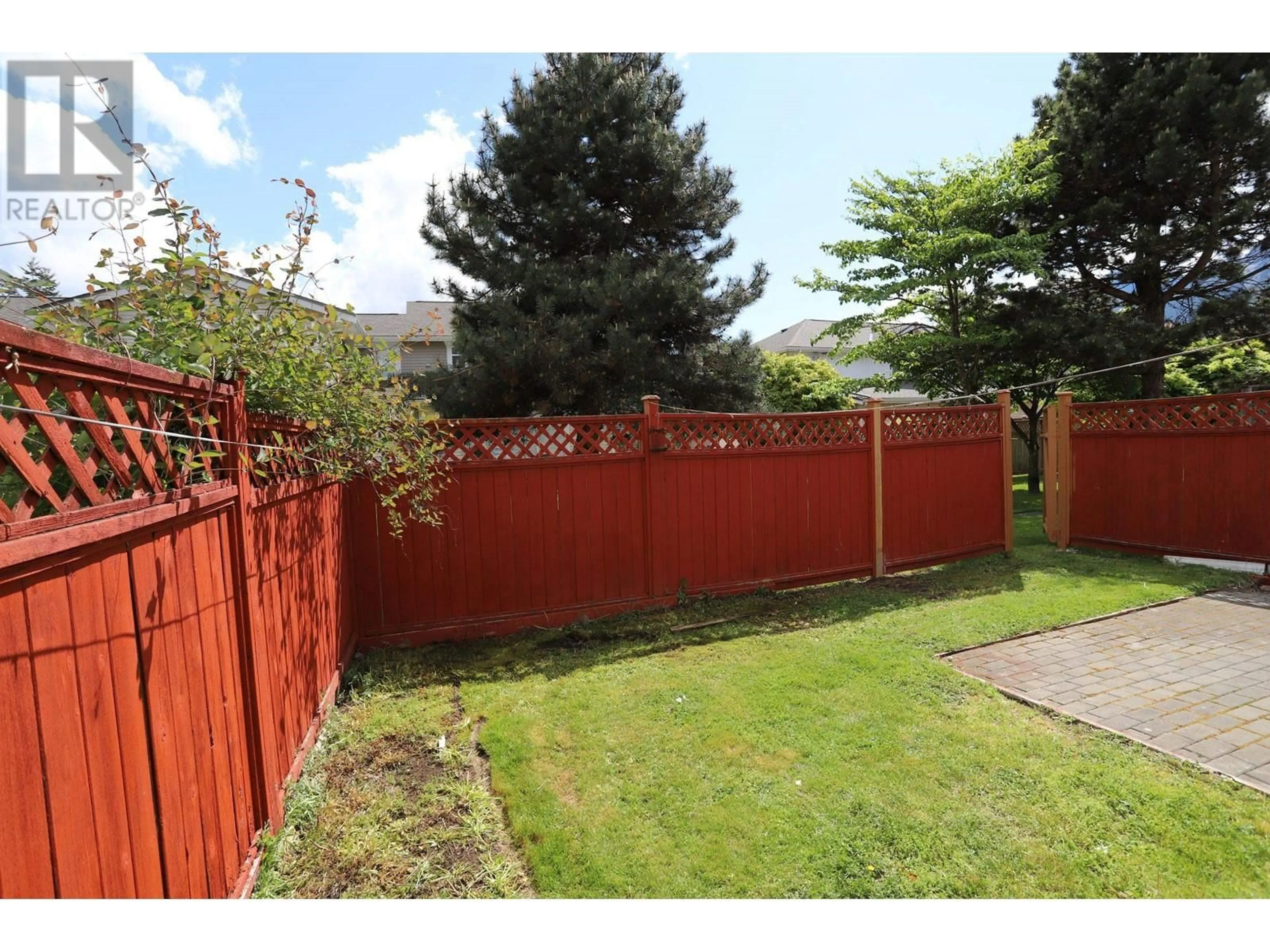 A pic from outside/outdoor area/front of a property/back of a property/a pic from drone, street for 56 - 1821 WILLOW CRESCENT, Squamish British Columbia V8B0L9