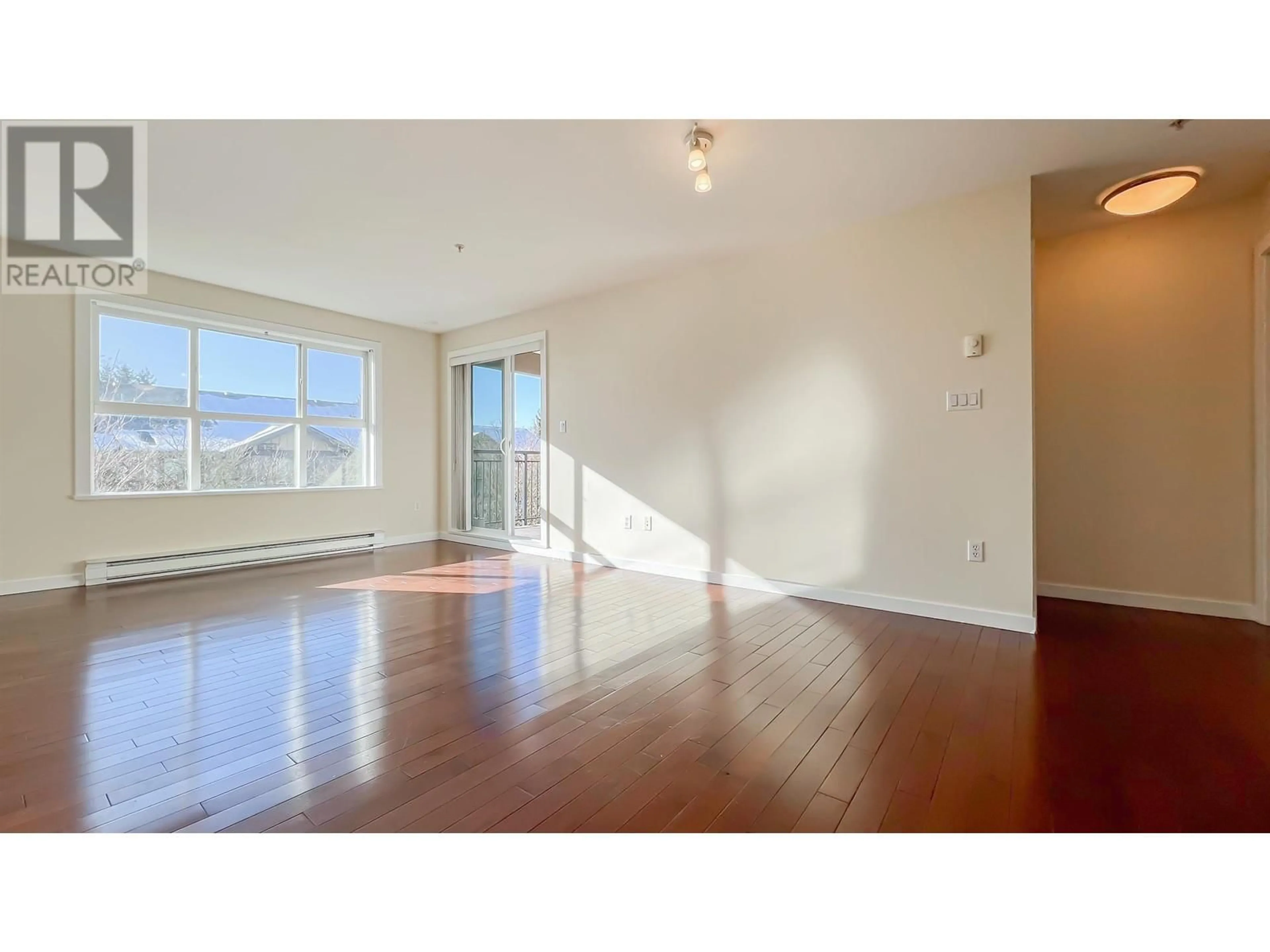 A pic of a room for 213 - 5885 IRMIN STREET, Burnaby British Columbia V5J0C2