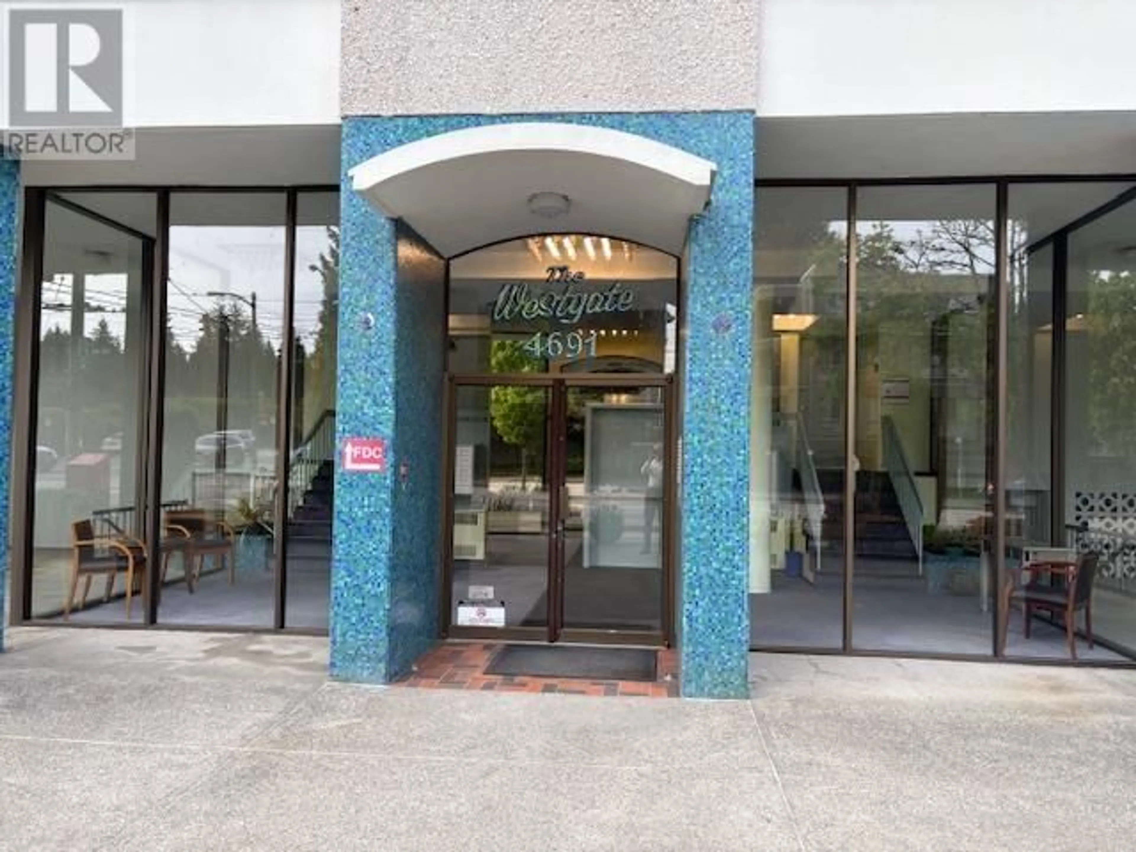 Indoor foyer for 203 - 4691 10 AVENUE, Vancouver British Columbia V6R2J3