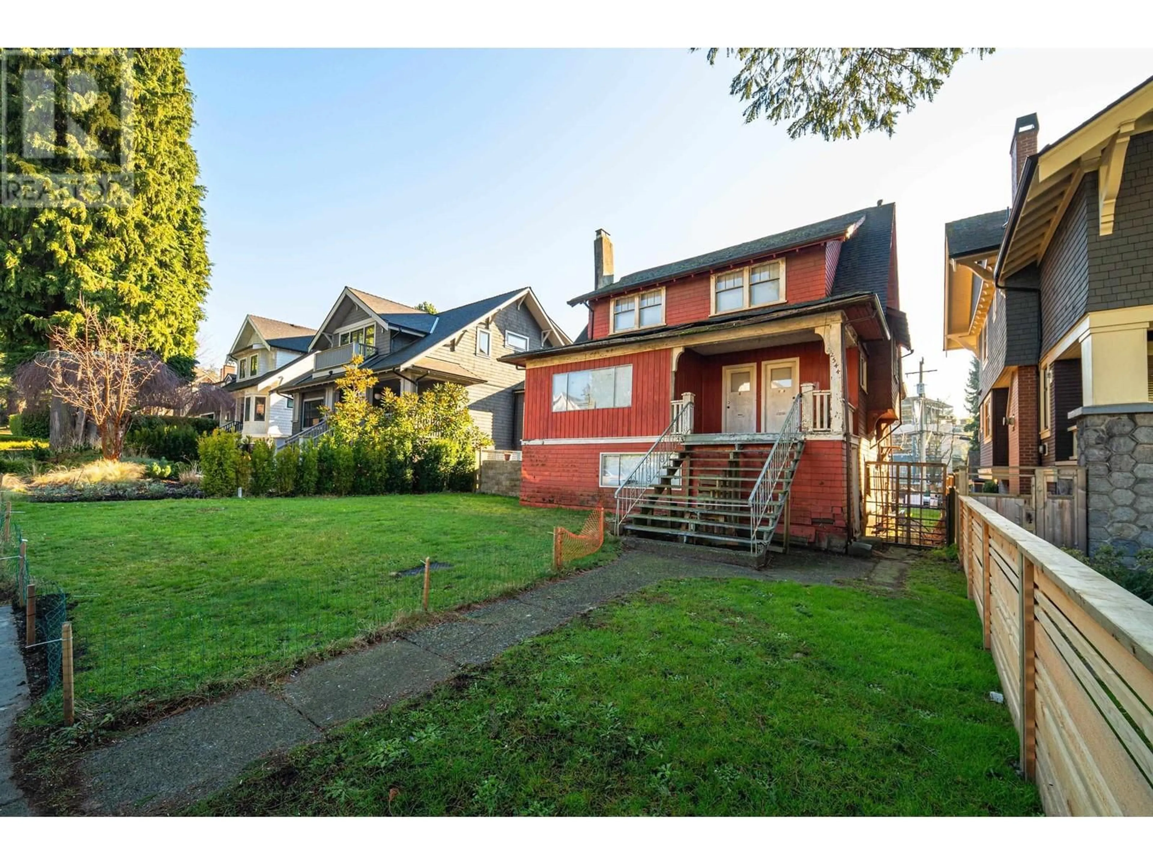 Unknown for 2544 3RD AVENUE, Vancouver British Columbia V6K1M1