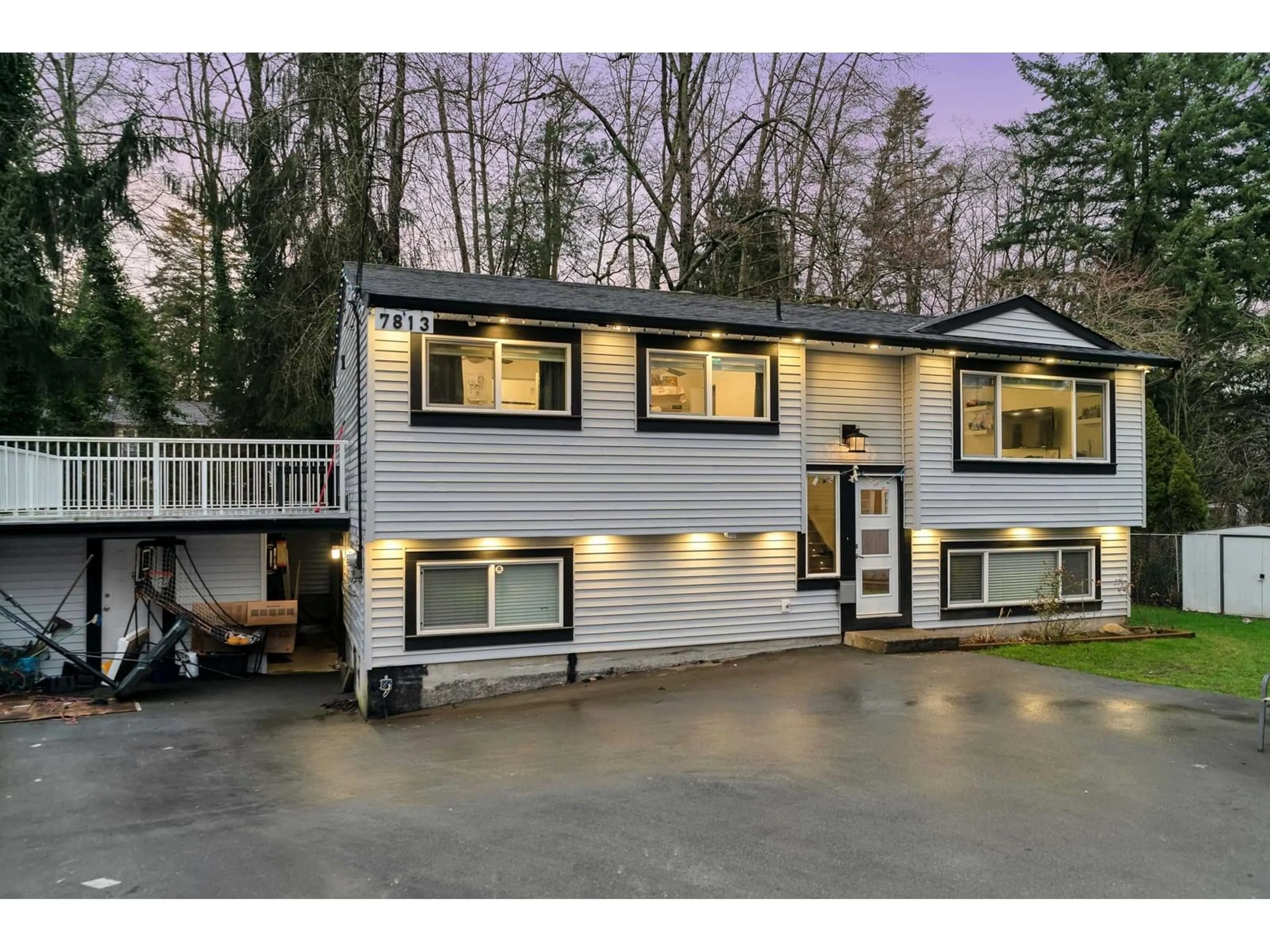 Home with vinyl exterior material, street for 7813 140, Surrey British Columbia V3W5K1