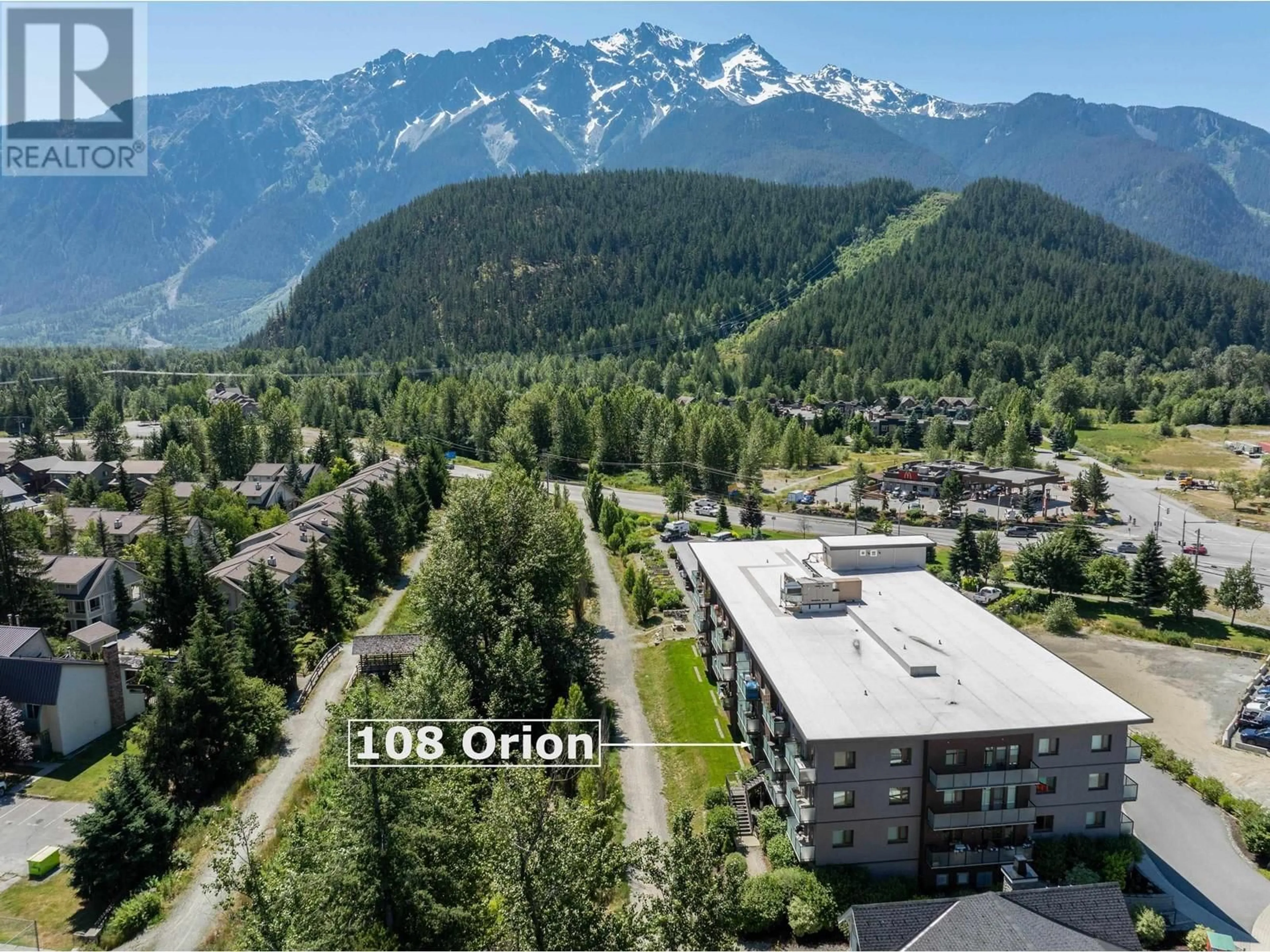 A pic from outside/outdoor area/front of a property/back of a property/a pic from drone, mountain view for 108 - 7350 CRABAPPLE COURT, Pemberton British Columbia V0N2L1