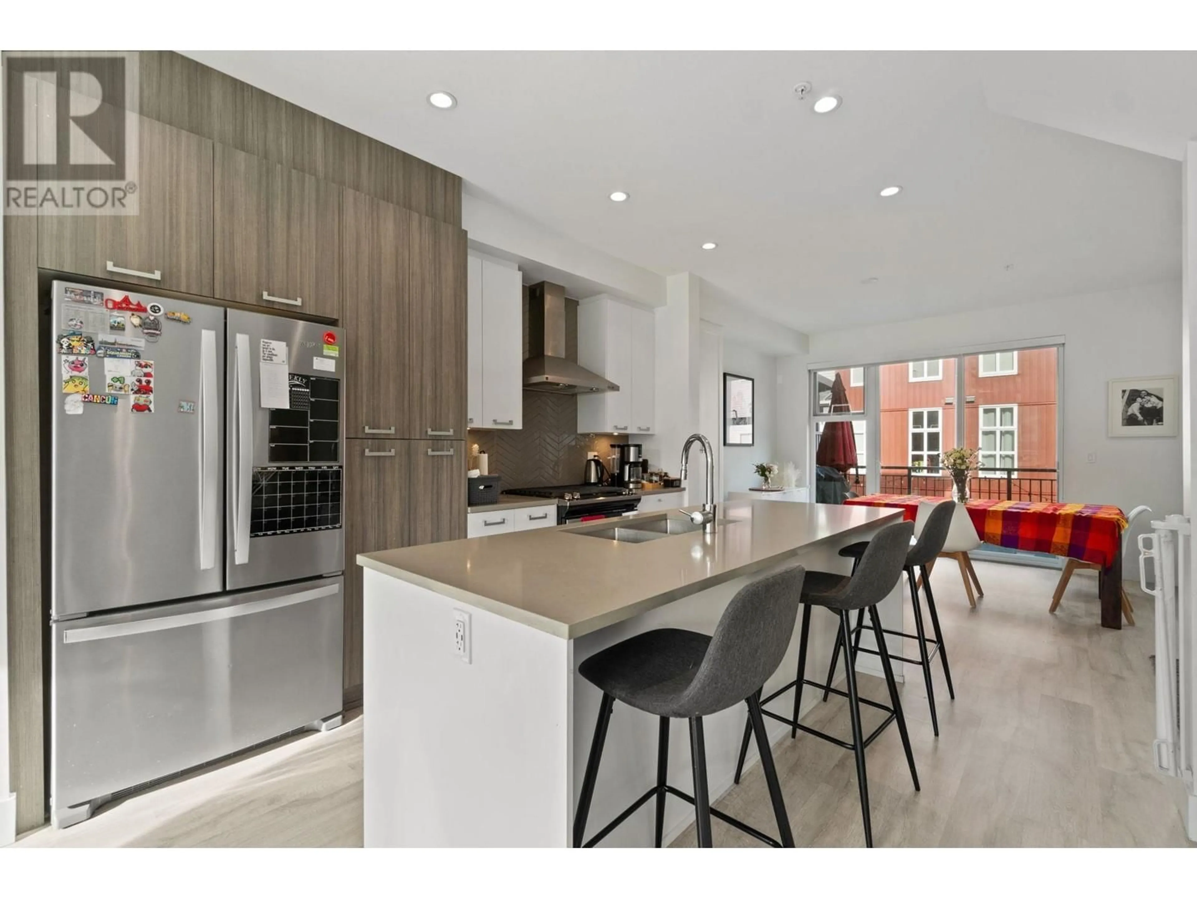 Open concept kitchen, ceramic/tile floor for 107 - 24076 112 AVENUE, Maple Ridge British Columbia V2W0K2