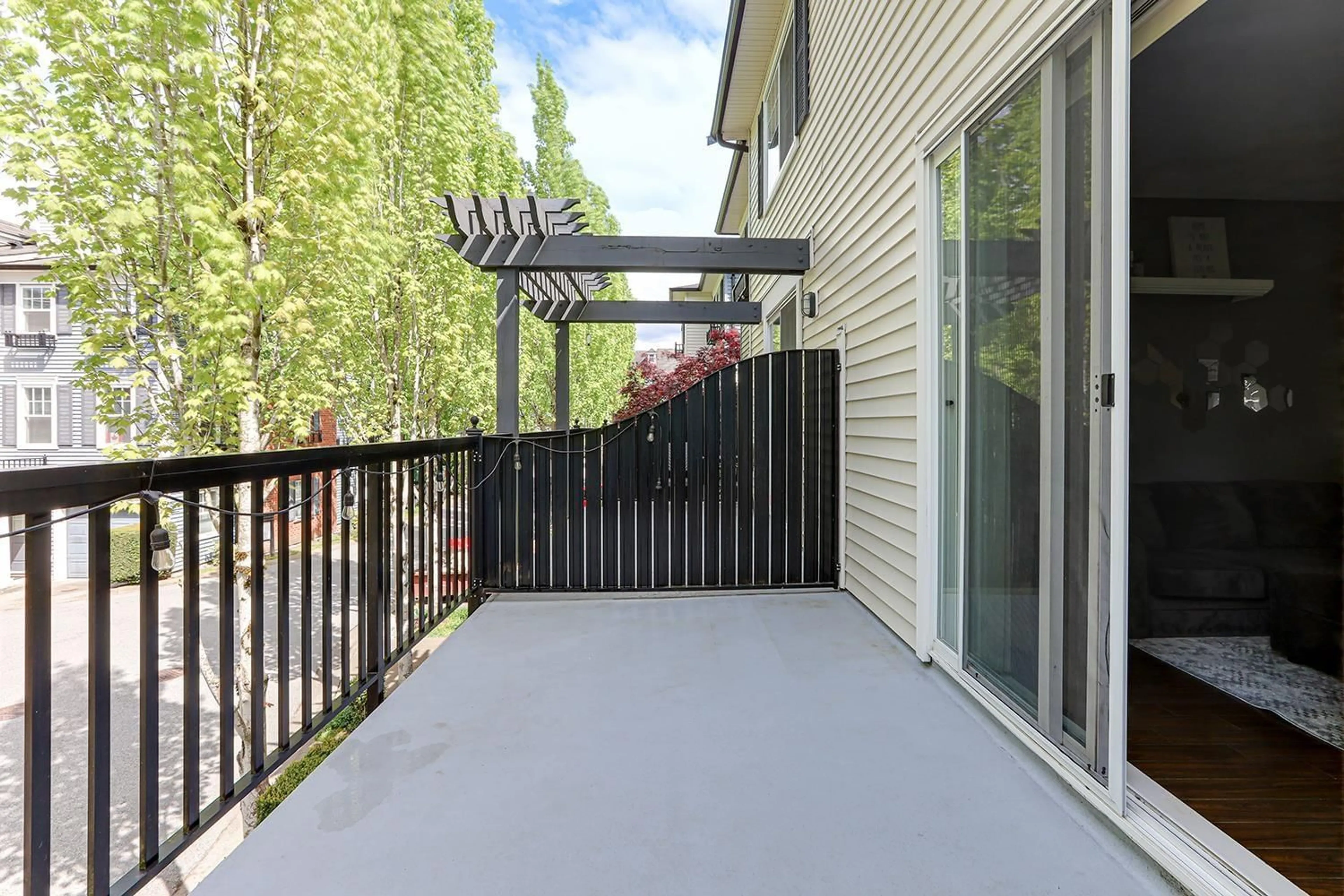 Patio, street for 38 - 18983 72A, Surrey British Columbia V4A1A5